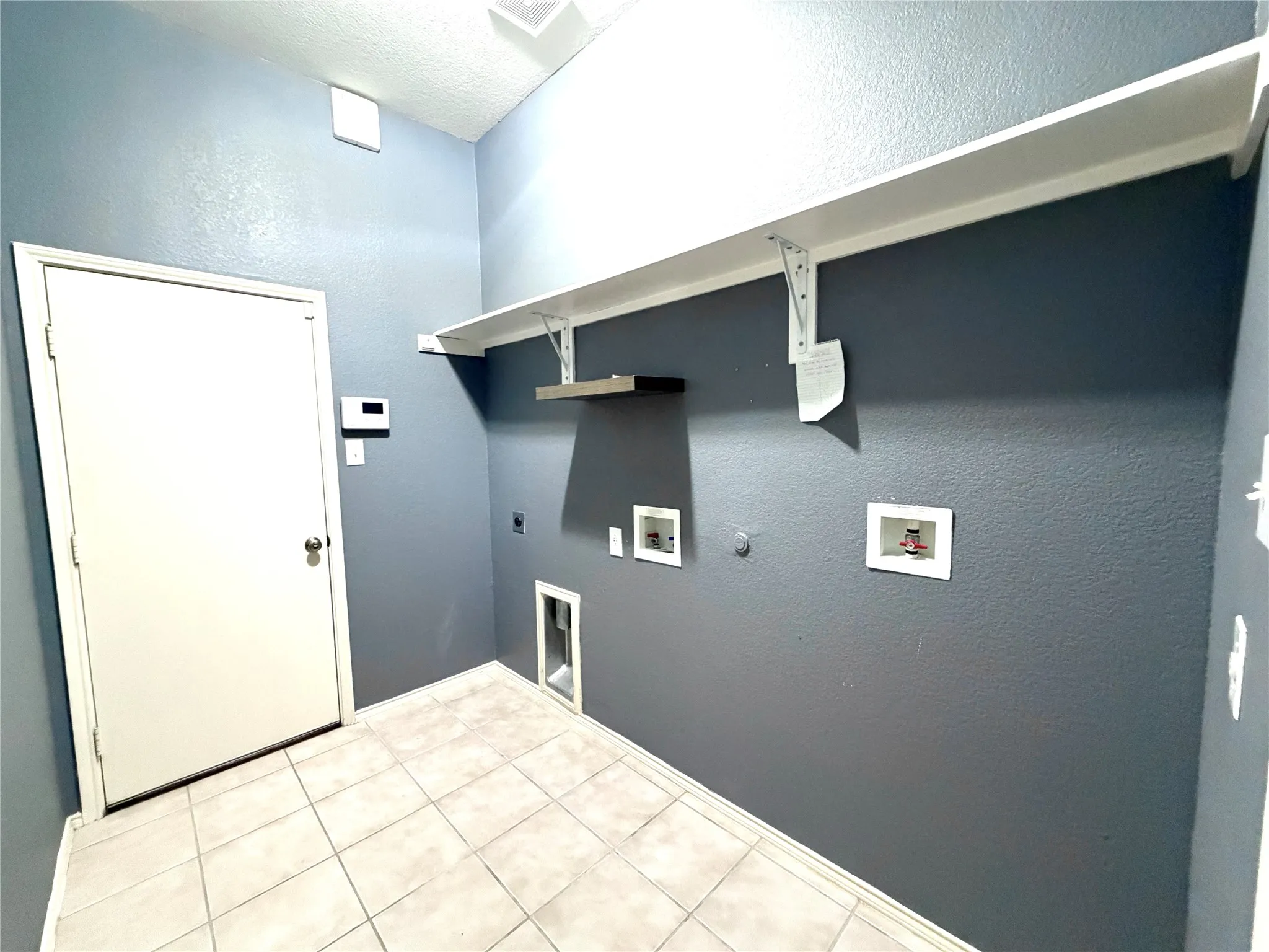 Single Family Residence For Sale in Tarrant County , 10356 Bradshaw Drive, Fort Worth, Texas 76108, 3 Bedroom, 2 Bathroom, 2 Garage spaces, 1,700 Sqft, built in 2008, mls#21374313, Real Estate Agent in Fort Worth, Homes For Sale in Tarrant county, Homes For Sale in Fort Worth, Realtor in Fort Worth Texas, Real Estate Brokerage Independent Realty Texas, Luminita Cordes Realtor