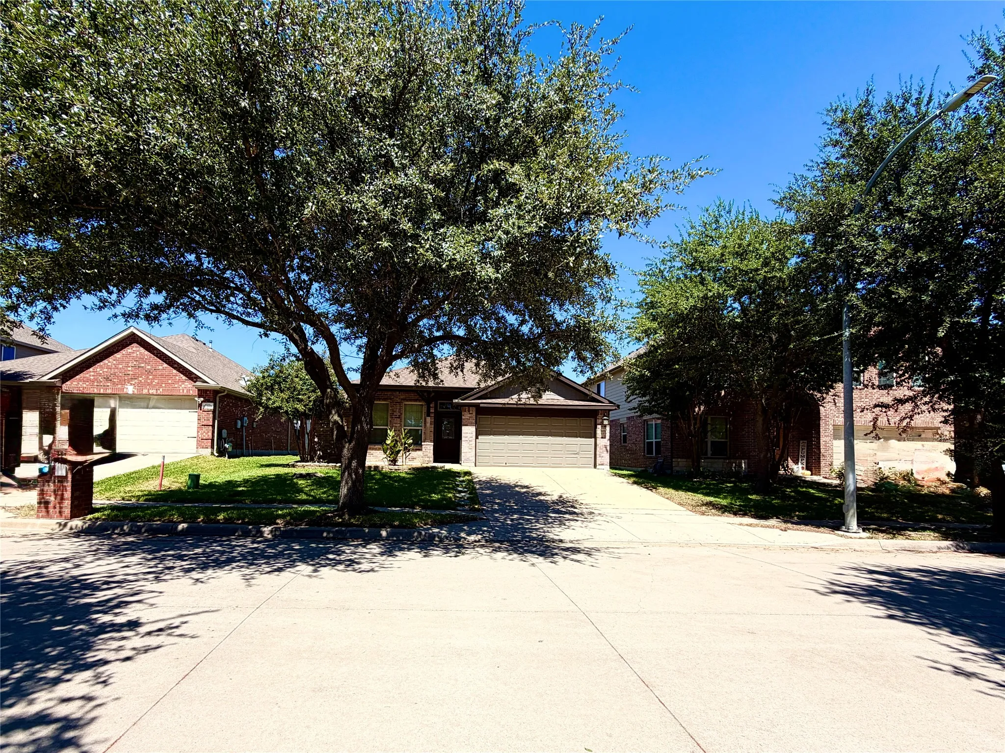 Single Family Residence For Sale in Tarrant County , 10356 Bradshaw Drive, Fort Worth, Texas 76108, 3 Bedroom, 2 Bathroom, 2 Garage spaces, 1,700 Sqft, built in 2008, mls#21374313, Real Estate Agent in Fort Worth, Homes For Sale in Tarrant county, Homes For Sale in Fort Worth, Realtor in Fort Worth Texas, Real Estate Brokerage Independent Realty Texas, Luminita Cordes Realtor