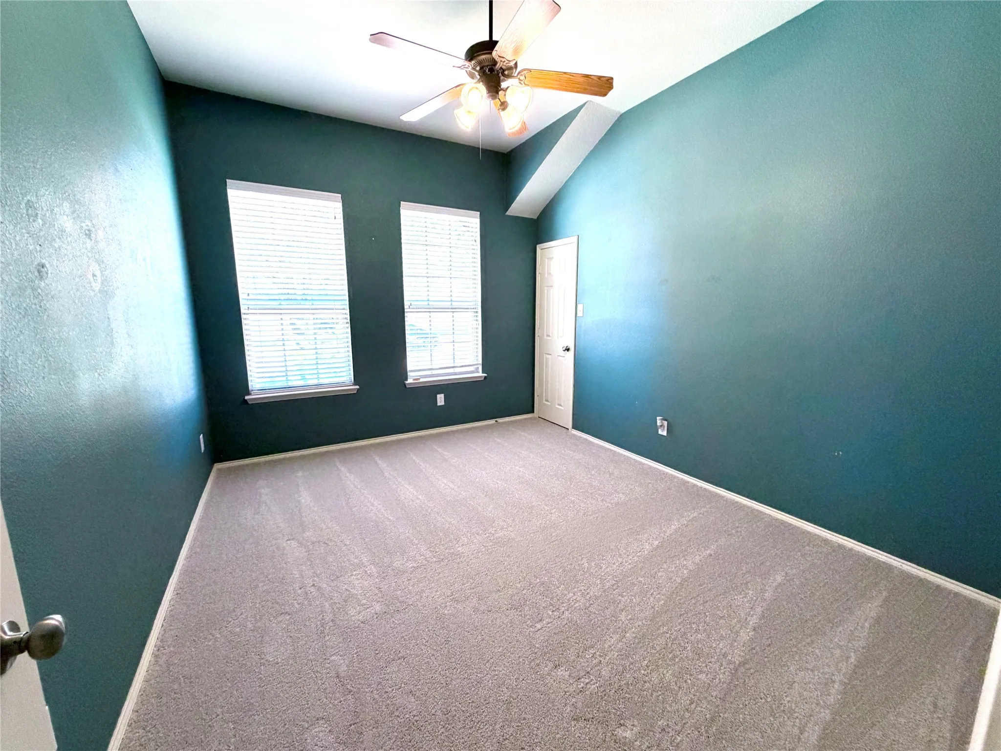 Single Family Residence For Sale in Tarrant County , 10356 Bradshaw Drive, Fort Worth, Texas 76108, 3 Bedroom, 2 Bathroom, 2 Garage spaces, 1,700 Sqft, built in 2008, mls#21374313, Real Estate Agent in Fort Worth, Homes For Sale in Tarrant county, Homes For Sale in Fort Worth, Realtor in Fort Worth Texas, Real Estate Brokerage Independent Realty Texas, Luminita Cordes Realtor