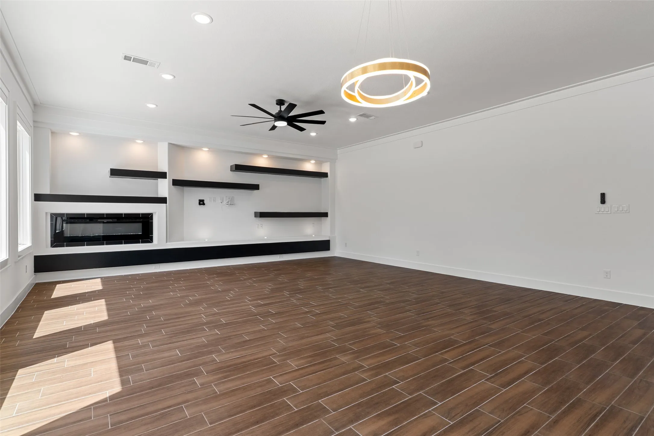 Single Family Residence For Sale in Tarrant County , 9053 Quarry Hill Court, Fort Worth, Texas 76179, 4 Bedroom, 3 Bathroom, 2 Garage spaces, 2,702 Sqft, built in 2021, mls#21377084, Real Estate Agent in Fort Worth, Homes For Sale in Tarrant county, Homes For Sale in Fort Worth, Realtor in Fort Worth Texas, Real Estate Brokerage Independent Realty Texas, Luminita Cordes Realtor