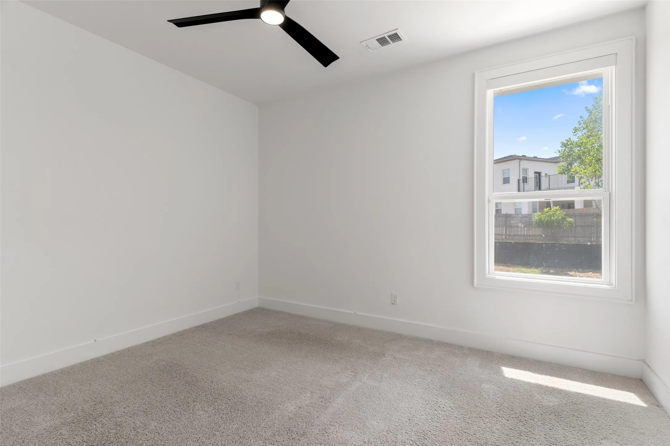 Single Family Residence For Sale in Tarrant County , 9053 Quarry Hill Court, Fort Worth, Texas 76179, 4 Bedroom, 3 Bathroom, 2 Garage spaces, 2,702 Sqft, built in 2021, mls#21377084, Real Estate Agent in Fort Worth, Homes For Sale in Tarrant county, Homes For Sale in Fort Worth, Realtor in Fort Worth Texas, Real Estate Brokerage Independent Realty Texas, Luminita Cordes Realtor