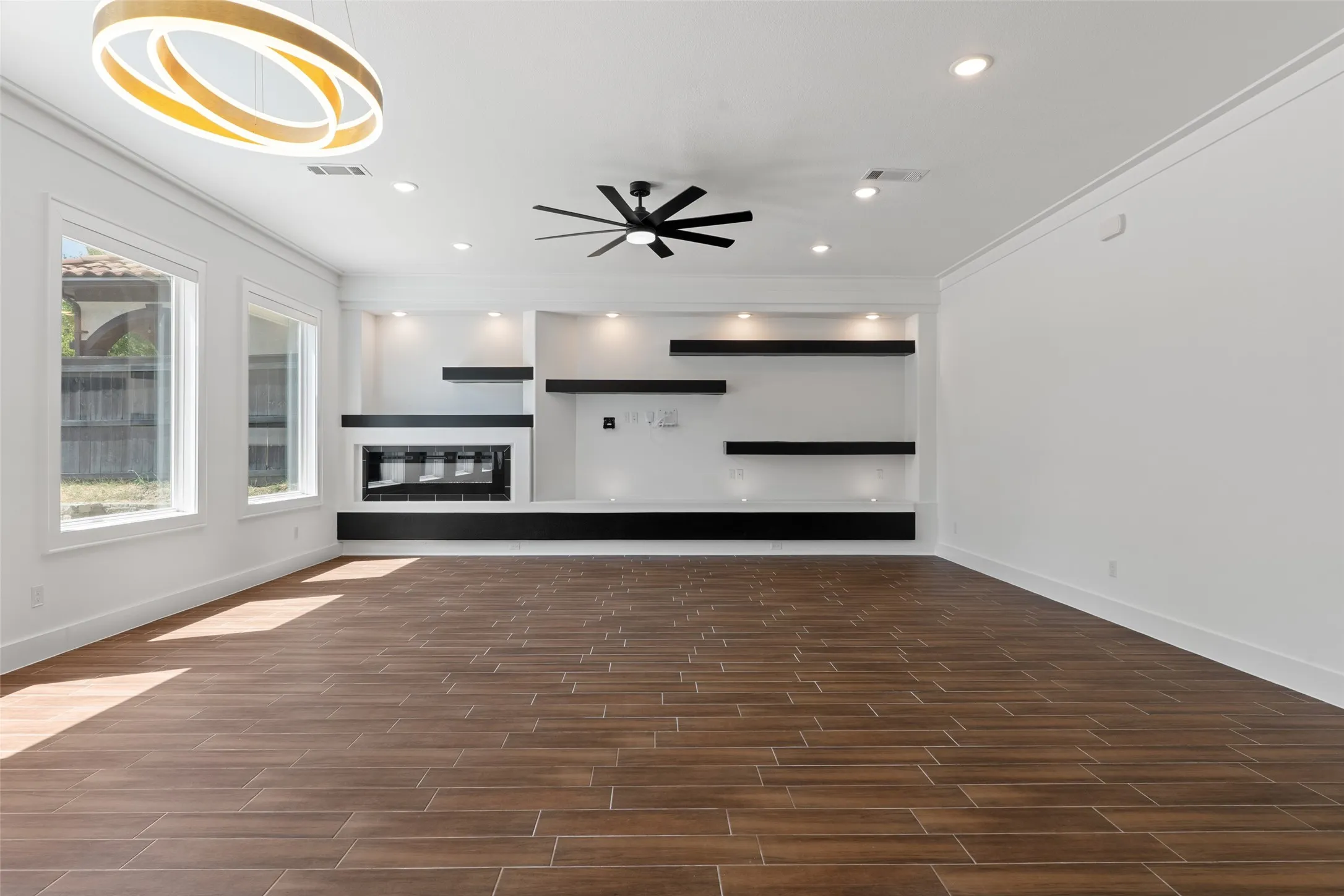 Single Family Residence For Sale in Tarrant County , 9053 Quarry Hill Court, Fort Worth, Texas 76179, 4 Bedroom, 3 Bathroom, 2 Garage spaces, 2,702 Sqft, built in 2021, mls#21377084, Real Estate Agent in Fort Worth, Homes For Sale in Tarrant county, Homes For Sale in Fort Worth, Realtor in Fort Worth Texas, Real Estate Brokerage Independent Realty Texas, Luminita Cordes Realtor