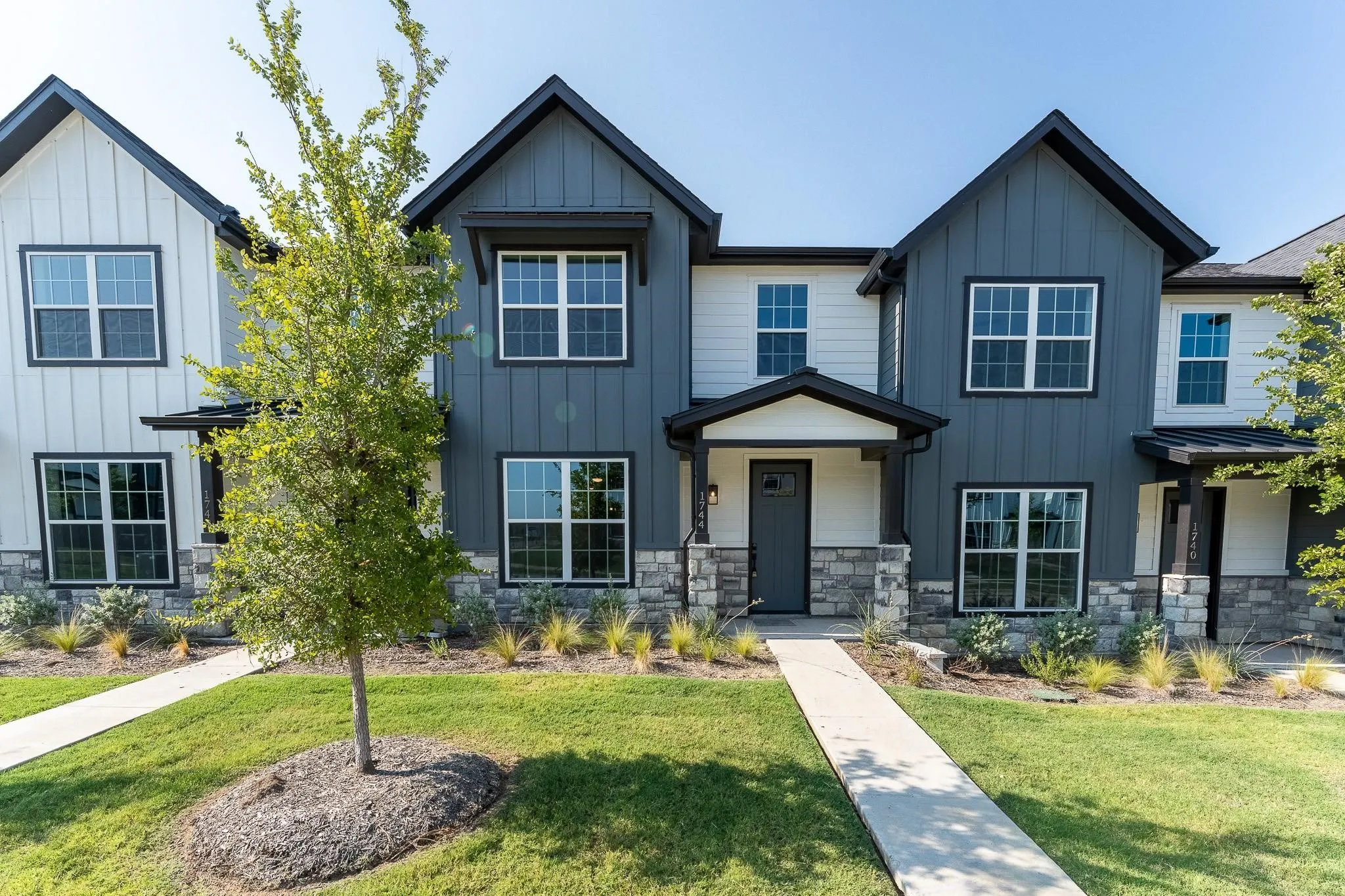 Townhouse For Rent in Collin County , 1744 Palladio Loop, Princeton, Texas 75407, 3 Bedroom, 4 Bathroom, 2 Garage spaces, 1,944 Sqft, built in 2023, mls#21378559, Real Estate Agent in Princeton, Homes For Rent in Collin county, Homes For Rent in Princeton, Realtor in Princeton Texas, Real Estate Brokerage Independent Realty Texas, Luminita Cordes Realtor
