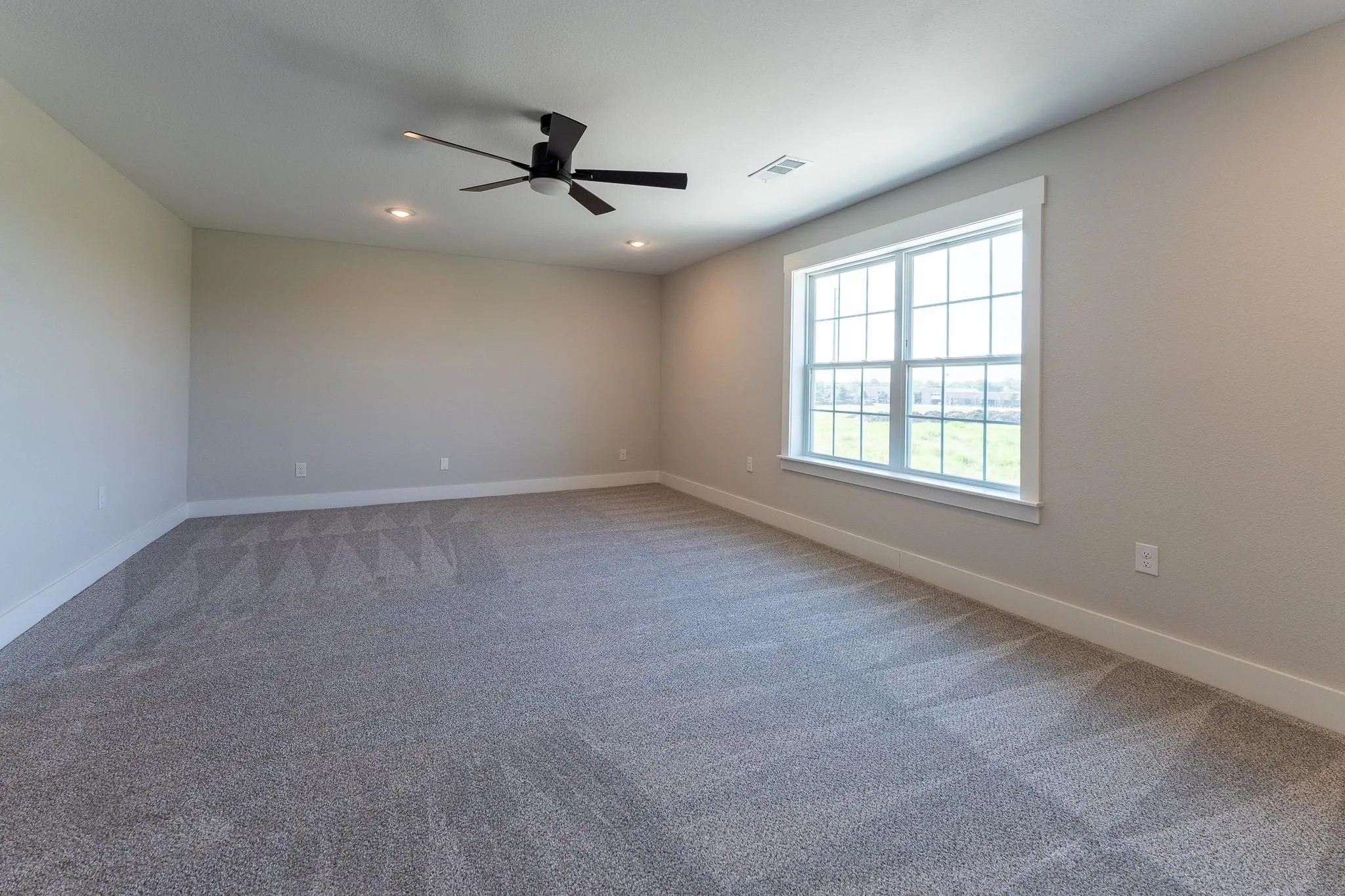 Townhouse For Rent in Collin County , 1744 Palladio Loop, Princeton, Texas 75407, 3 Bedroom, 4 Bathroom, 2 Garage spaces, 1,944 Sqft, built in 2023, mls#21378559, Real Estate Agent in Princeton, Homes For Rent in Collin county, Homes For Rent in Princeton, Realtor in Princeton Texas, Real Estate Brokerage Independent Realty Texas, Luminita Cordes Realtor
