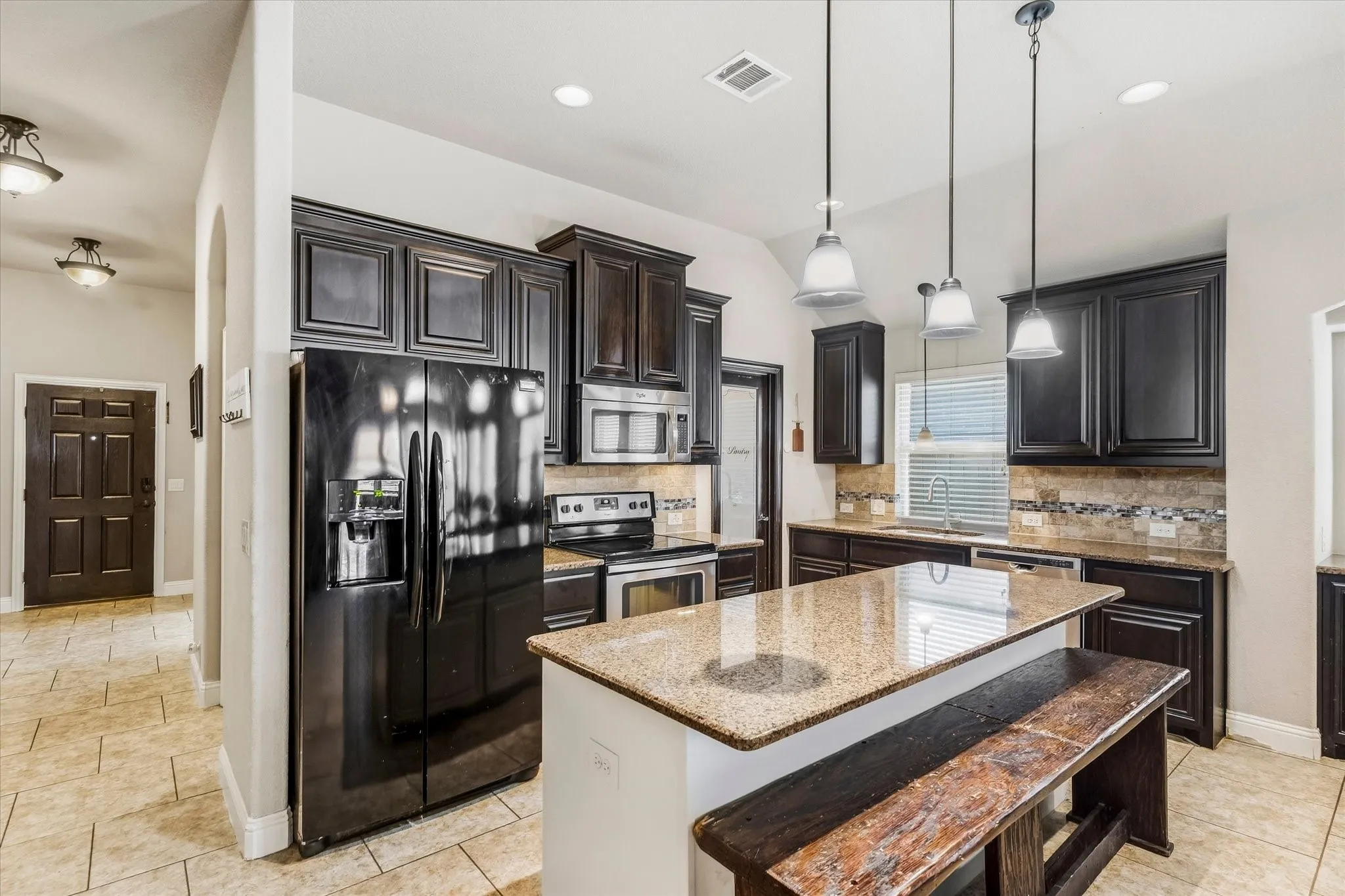 Single Family Residence For Sale in Tarrant County , 4336 Sweet Clover Lane, Fort Worth, Texas 76036, 5 Bedroom, 3 Bathroom, 2 Garage spaces, 2,490 Sqft, built in 2015, mls#21379019, Real Estate Agent in Fort Worth, Homes For Sale in Tarrant county, Homes For Sale in Fort Worth, Realtor in Fort Worth Texas, Real Estate Brokerage Independent Realty Texas, Luminita Cordes Realtor