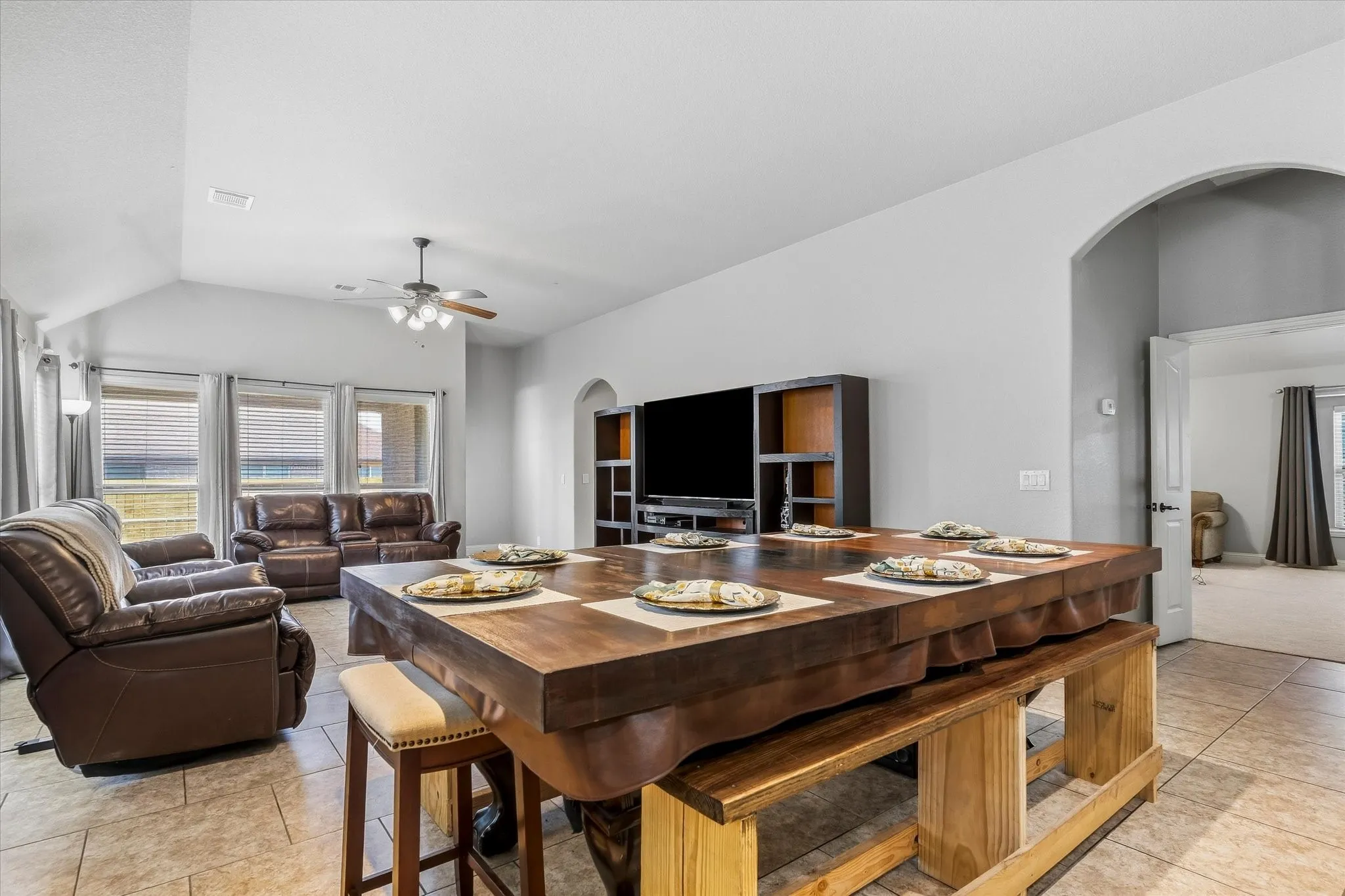 Single Family Residence For Sale in Tarrant County , 4336 Sweet Clover Lane, Fort Worth, Texas 76036, 5 Bedroom, 3 Bathroom, 2 Garage spaces, 2,490 Sqft, built in 2015, mls#21379019, Real Estate Agent in Fort Worth, Homes For Sale in Tarrant county, Homes For Sale in Fort Worth, Realtor in Fort Worth Texas, Real Estate Brokerage Independent Realty Texas, Luminita Cordes Realtor