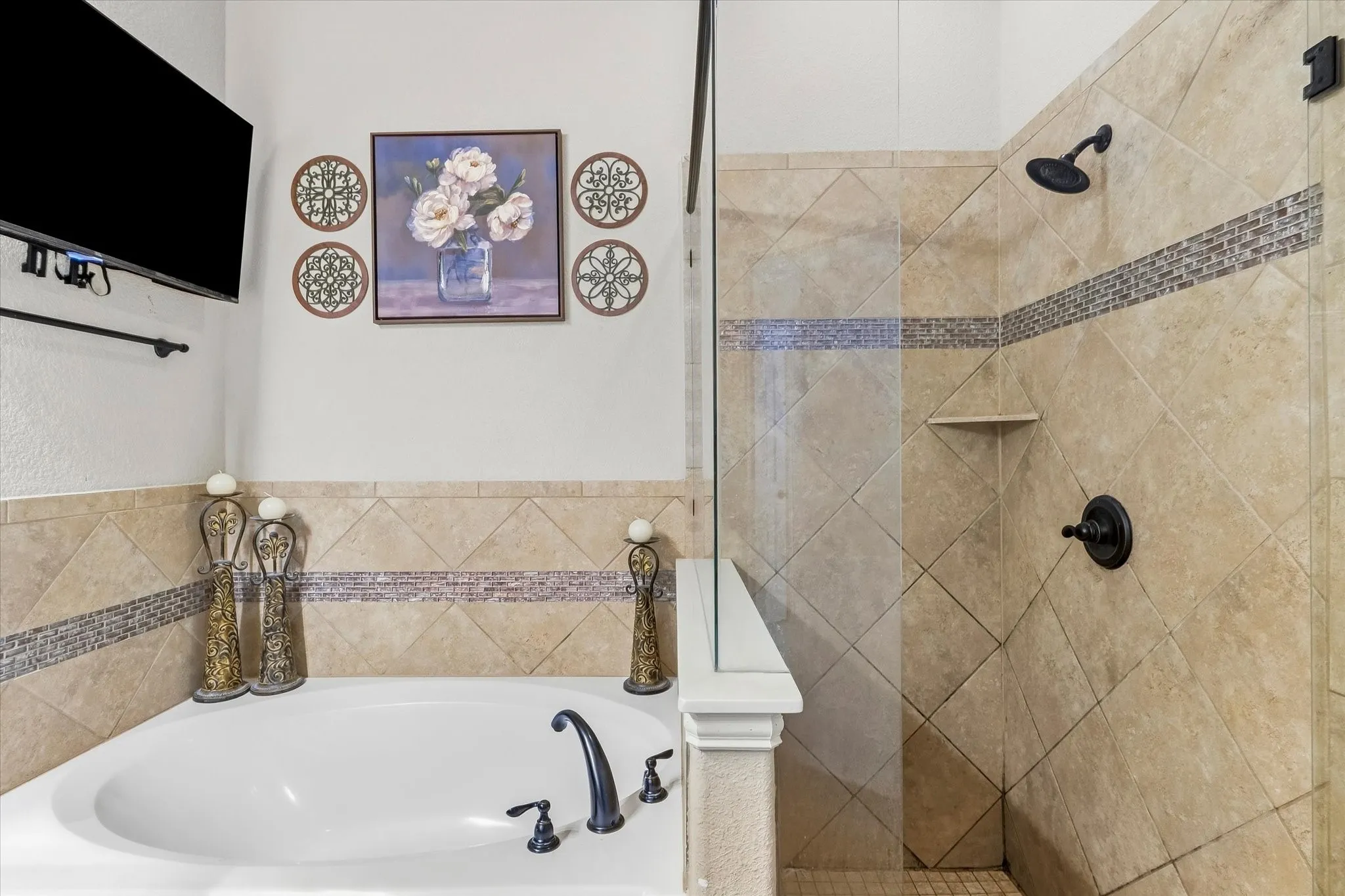 Single Family Residence For Sale in Tarrant County , 4336 Sweet Clover Lane, Fort Worth, Texas 76036, 5 Bedroom, 3 Bathroom, 2 Garage spaces, 2,490 Sqft, built in 2015, mls#21379019, Real Estate Agent in Fort Worth, Homes For Sale in Tarrant county, Homes For Sale in Fort Worth, Realtor in Fort Worth Texas, Real Estate Brokerage Independent Realty Texas, Luminita Cordes Realtor