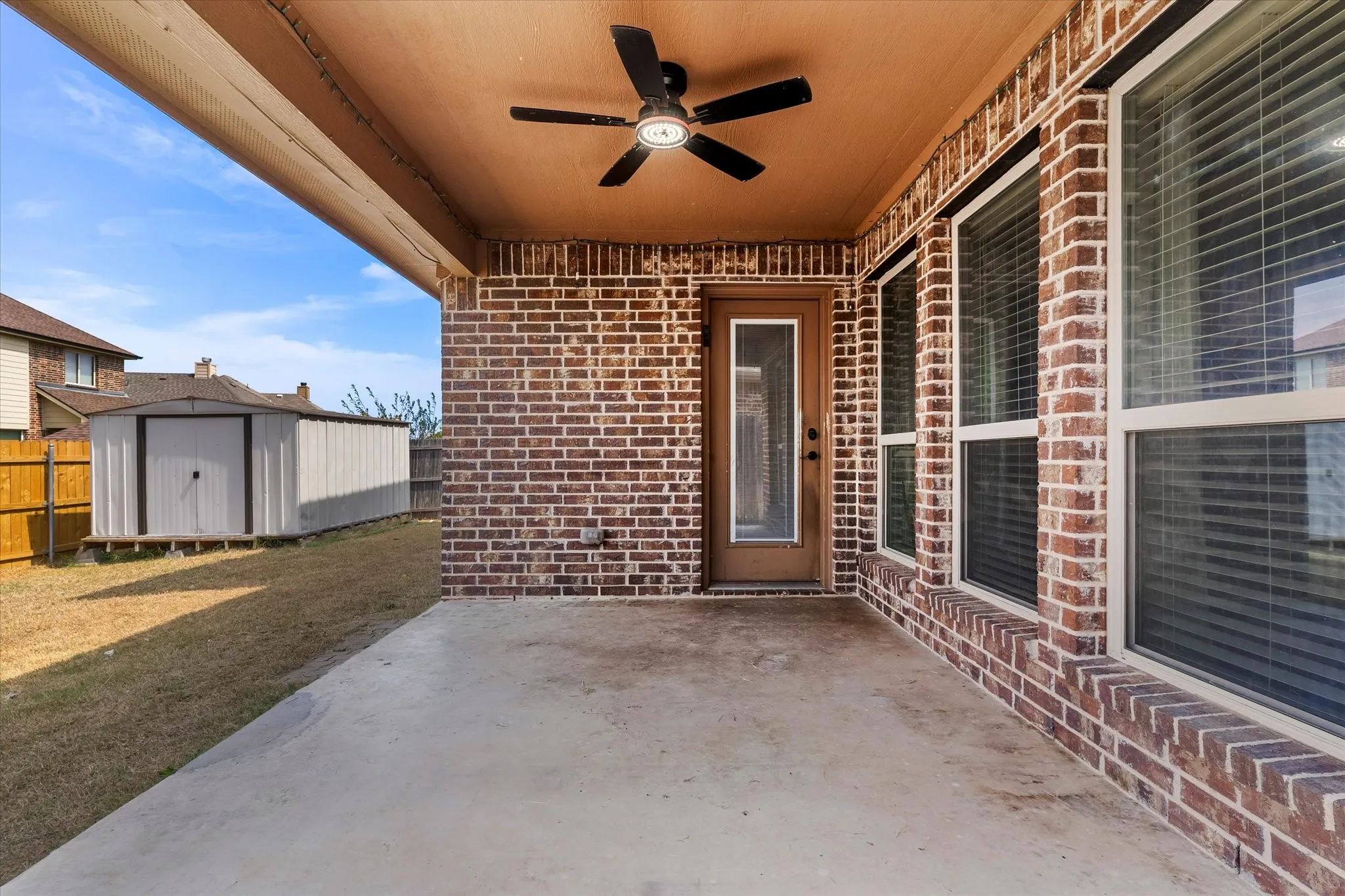 Single Family Residence For Sale in Tarrant County , 4336 Sweet Clover Lane, Fort Worth, Texas 76036, 5 Bedroom, 3 Bathroom, 2 Garage spaces, 2,490 Sqft, built in 2015, mls#21379019, Real Estate Agent in Fort Worth, Homes For Sale in Tarrant county, Homes For Sale in Fort Worth, Realtor in Fort Worth Texas, Real Estate Brokerage Independent Realty Texas, Luminita Cordes Realtor