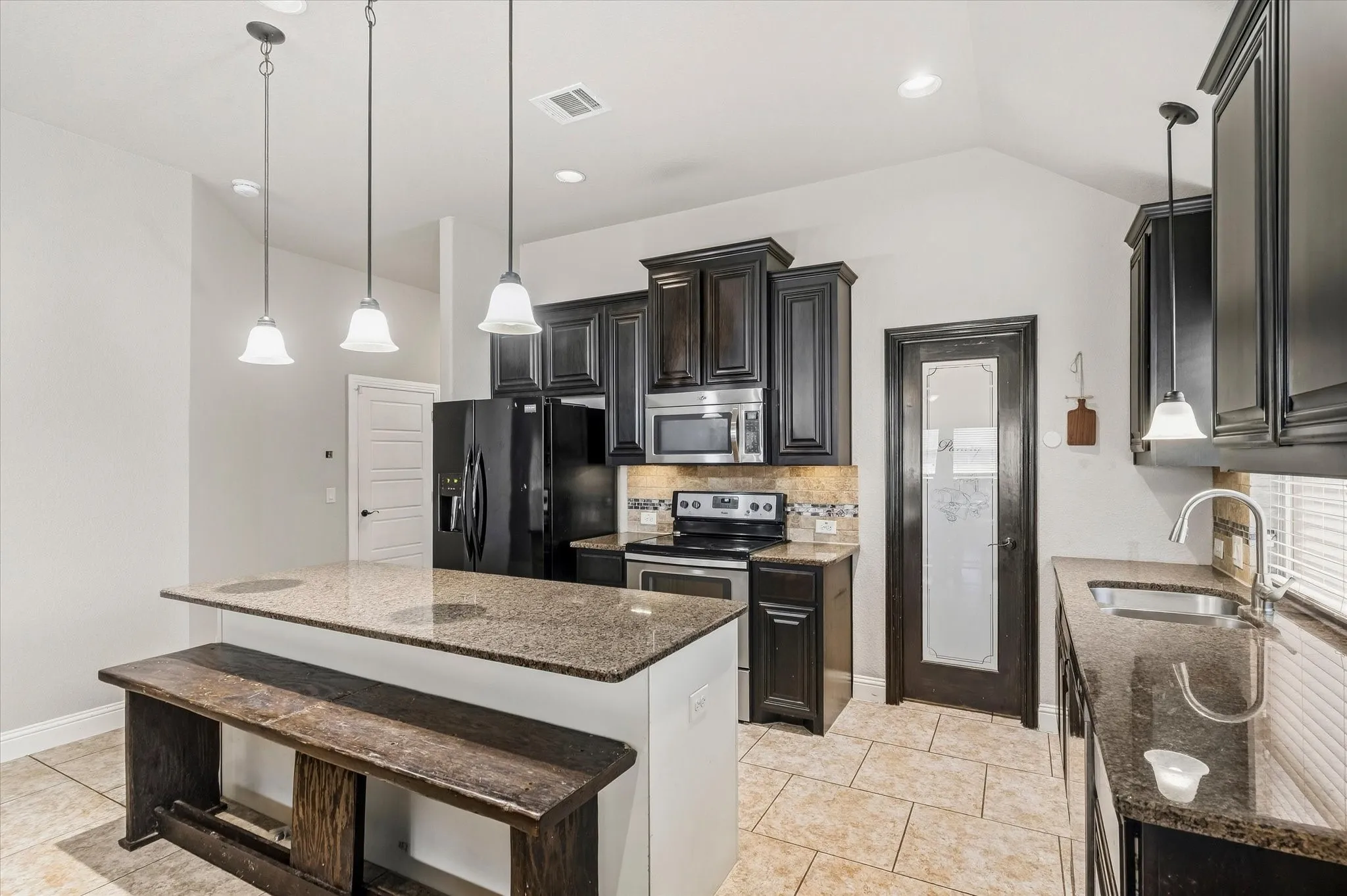 Single Family Residence For Sale in Tarrant County , 4336 Sweet Clover Lane, Fort Worth, Texas 76036, 5 Bedroom, 3 Bathroom, 2 Garage spaces, 2,490 Sqft, built in 2015, mls#21379019, Real Estate Agent in Fort Worth, Homes For Sale in Tarrant county, Homes For Sale in Fort Worth, Realtor in Fort Worth Texas, Real Estate Brokerage Independent Realty Texas, Luminita Cordes Realtor