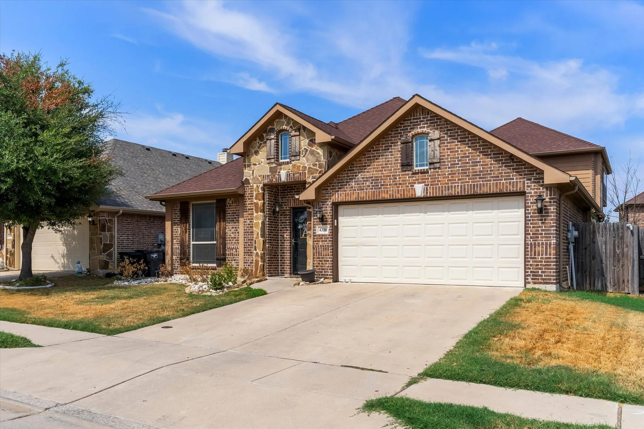 Single Family Residence For Sale in Tarrant County , 4336 Sweet Clover Lane, Fort Worth, Texas 76036, 5 Bedroom, 3 Bathroom, 2 Garage spaces, 2,490 Sqft, built in 2015, mls#21379019, Real Estate Agent in Fort Worth, Homes For Sale in Tarrant county, Homes For Sale in Fort Worth, Realtor in Fort Worth Texas, Real Estate Brokerage Independent Realty Texas, Luminita Cordes Realtor