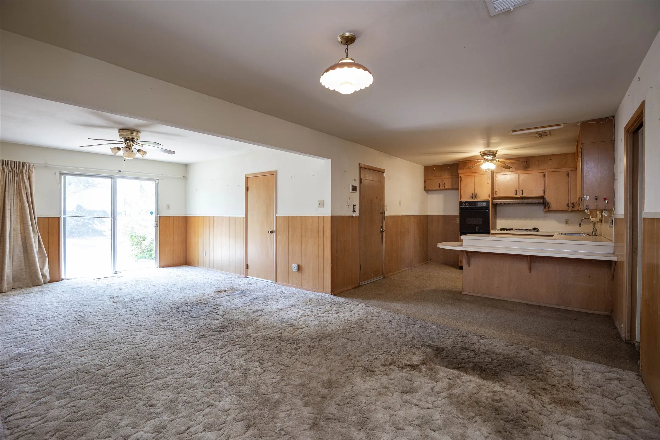 Single Family Residence For Sale in Mc Lennan County , 736 N 57th Street, Waco, Texas 76710, 3 Bedroom, 2 Bathroom, 2 Garage spaces, 1,379 Sqft, built in 1961, mls#21379060, Real Estate Agent in Waco, Homes For Sale in Mc Lennan county, Homes For Sale in Waco, Realtor in Waco Texas, Real Estate Brokerage Independent Realty Texas, Luminita Cordes Realtor