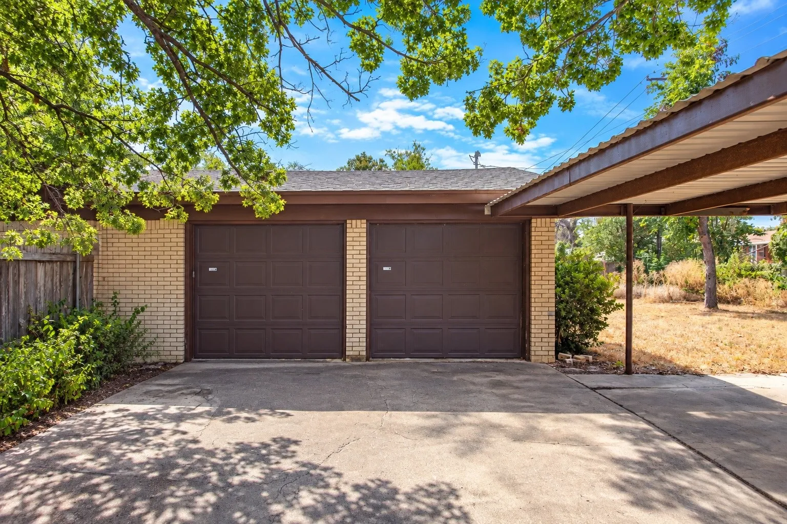 Single Family Residence For Sale in Mc Lennan County , 736 N 57th Street, Waco, Texas 76710, 3 Bedroom, 2 Bathroom, 2 Garage spaces, 1,379 Sqft, built in 1961, mls#21379060, Real Estate Agent in Waco, Homes For Sale in Mc Lennan county, Homes For Sale in Waco, Realtor in Waco Texas, Real Estate Brokerage Independent Realty Texas, Luminita Cordes Realtor