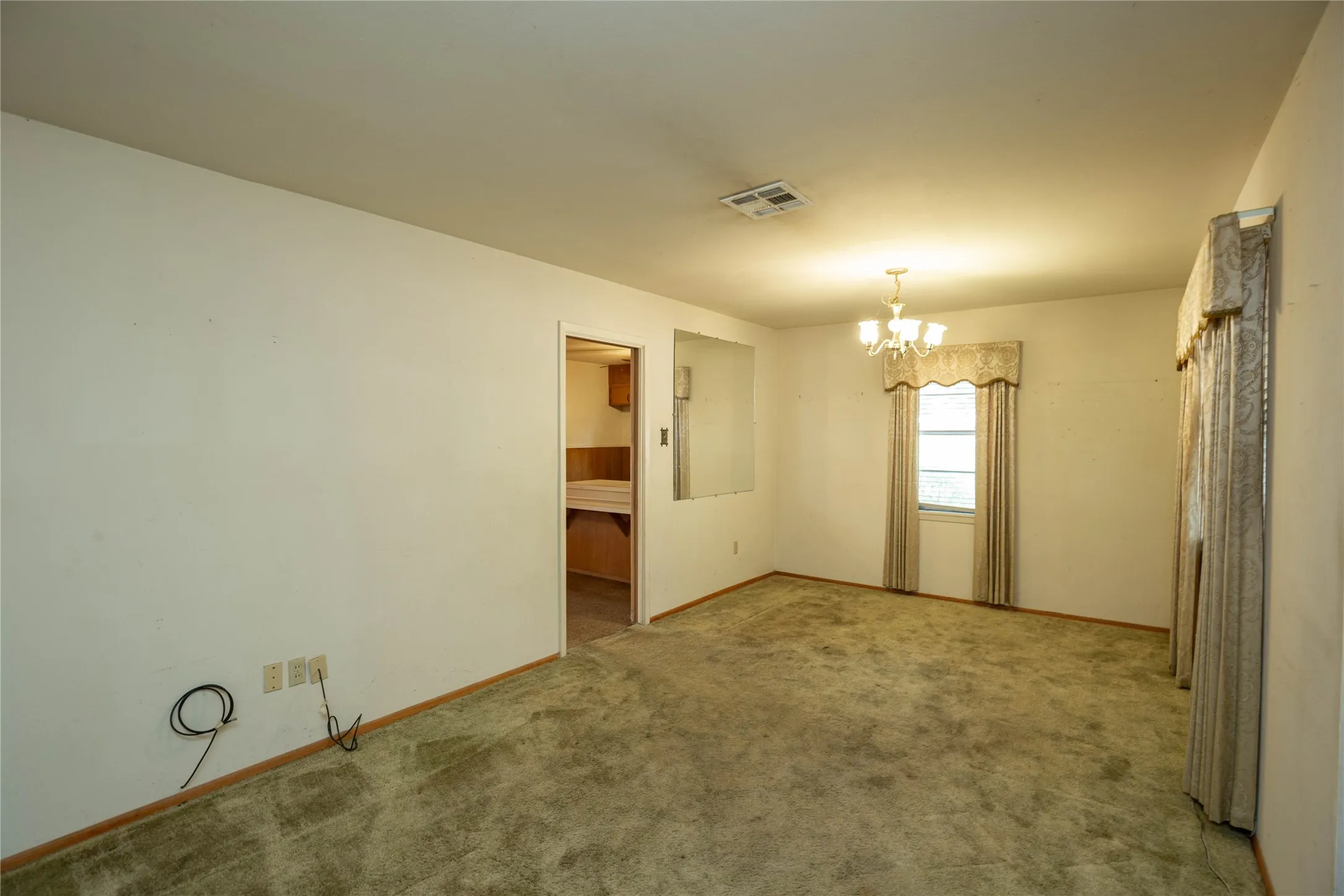 Single Family Residence For Sale in Mc Lennan County , 736 N 57th Street, Waco, Texas 76710, 3 Bedroom, 2 Bathroom, 2 Garage spaces, 1,379 Sqft, built in 1961, mls#21379060, Real Estate Agent in Waco, Homes For Sale in Mc Lennan county, Homes For Sale in Waco, Realtor in Waco Texas, Real Estate Brokerage Independent Realty Texas, Luminita Cordes Realtor