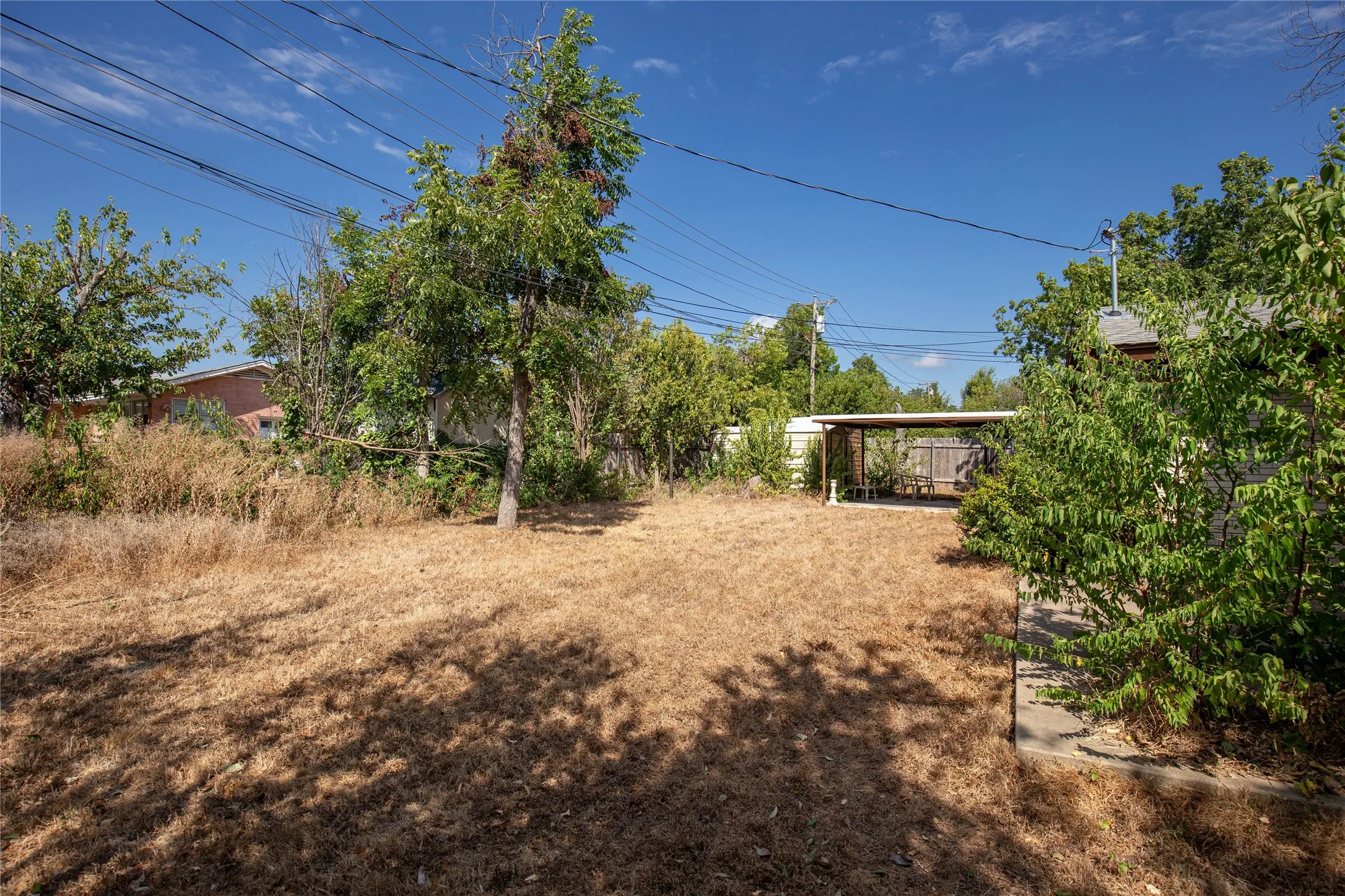 Single Family Residence For Sale in Mc Lennan County , 736 N 57th Street, Waco, Texas 76710, 3 Bedroom, 2 Bathroom, 2 Garage spaces, 1,379 Sqft, built in 1961, mls#21379060, Real Estate Agent in Waco, Homes For Sale in Mc Lennan county, Homes For Sale in Waco, Realtor in Waco Texas, Real Estate Brokerage Independent Realty Texas, Luminita Cordes Realtor