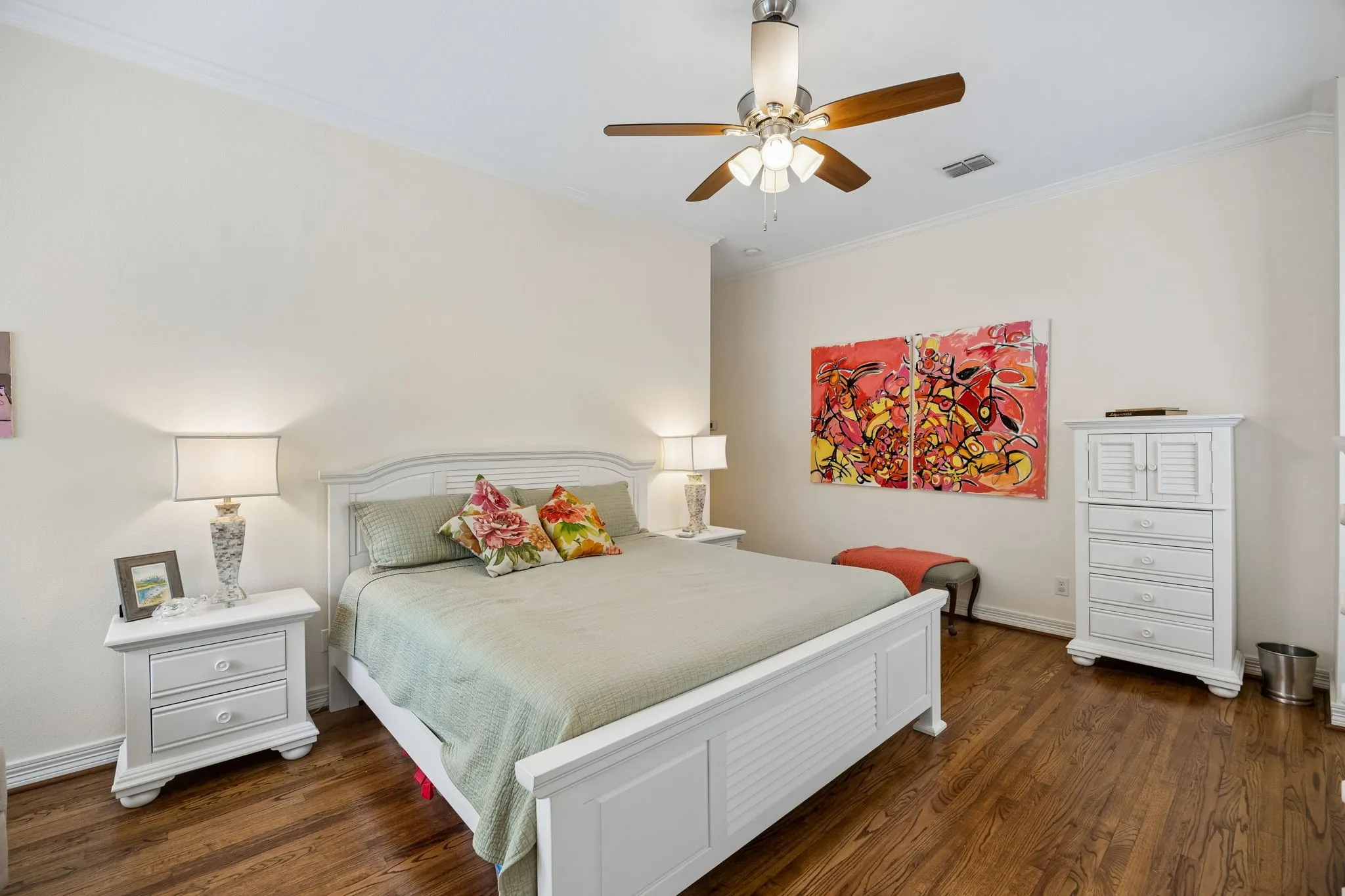 Townhouse For Sale in Dallas County , 3610 Gillespie Street 1, Dallas, Texas 75219, 3 Bedroom, 4 Bathroom, 2 Garage spaces, 2,136 Sqft, built in 2004, mls#21377581, Real Estate Agent in Dallas, Homes For Sale in Dallas county, Homes For Sale in Dallas, Realtor in Dallas Texas, Real Estate Brokerage Independent Realty Texas, Luminita Cordes Realtor