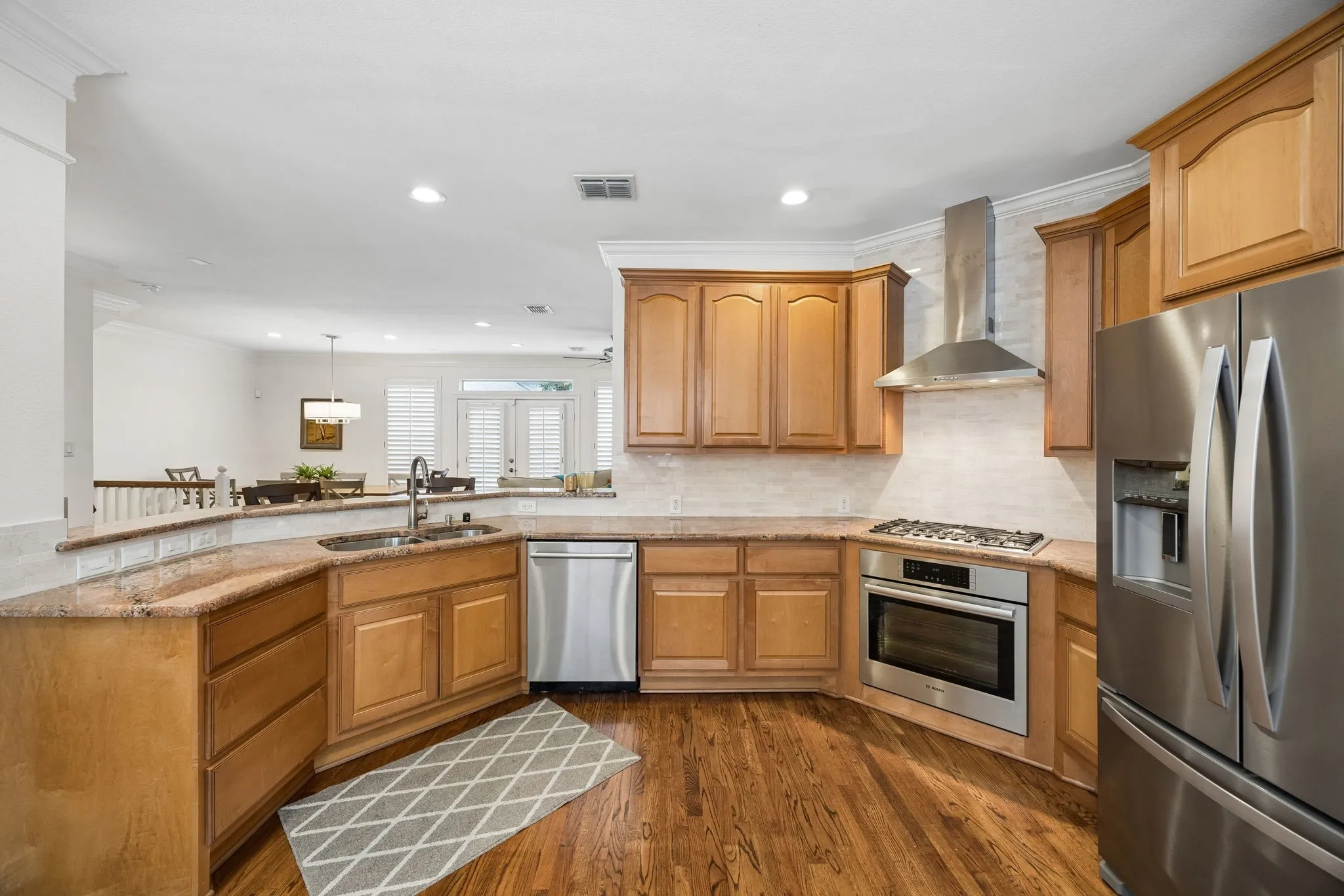 Townhouse For Sale in Dallas County , 3610 Gillespie Street 1, Dallas, Texas 75219, 3 Bedroom, 4 Bathroom, 2 Garage spaces, 2,136 Sqft, built in 2004, mls#21377581, Real Estate Agent in Dallas, Homes For Sale in Dallas county, Homes For Sale in Dallas, Realtor in Dallas Texas, Real Estate Brokerage Independent Realty Texas, Luminita Cordes Realtor