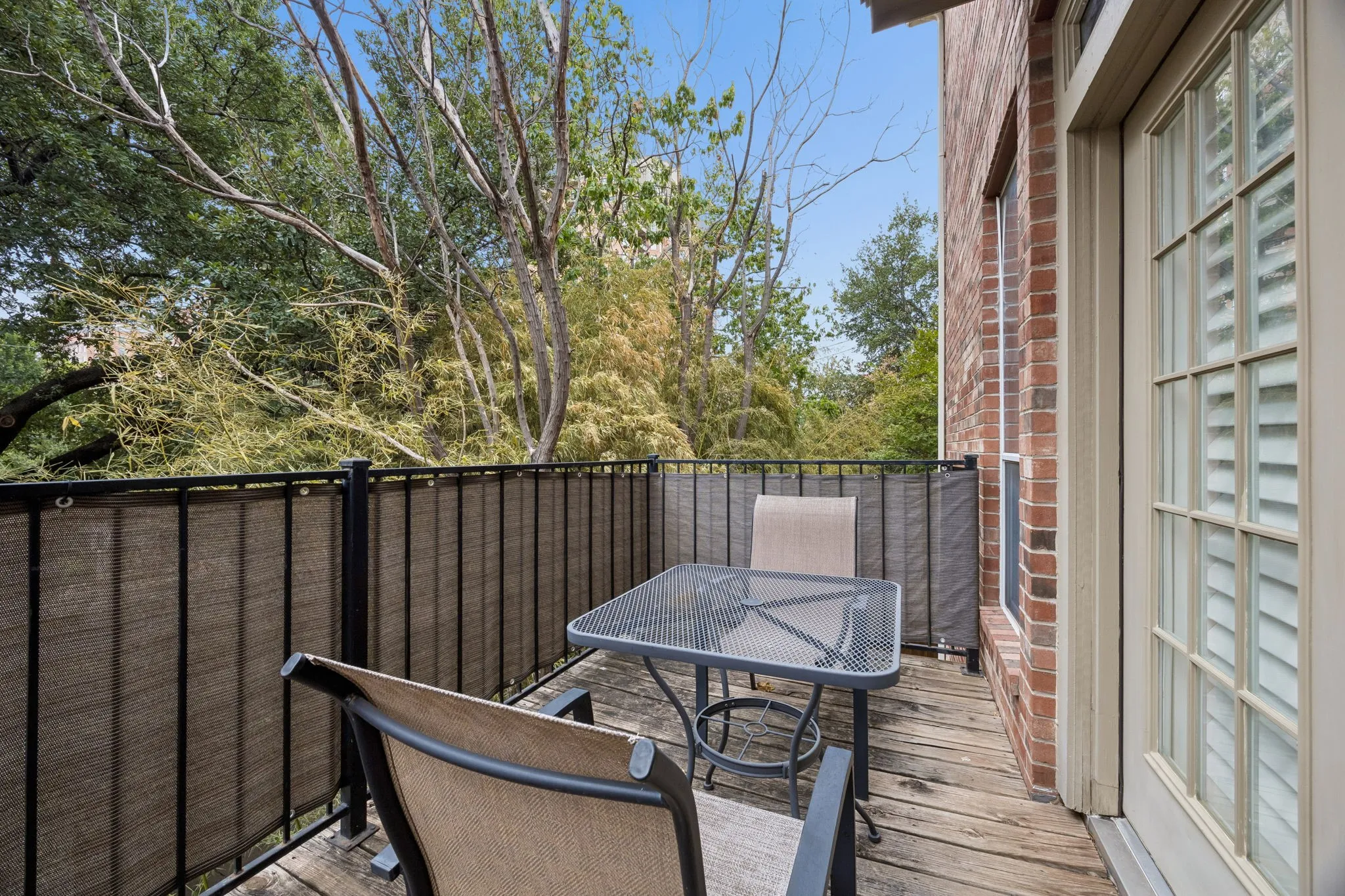 Townhouse For Sale in Dallas County , 3610 Gillespie Street 1, Dallas, Texas 75219, 3 Bedroom, 4 Bathroom, 2 Garage spaces, 2,136 Sqft, built in 2004, mls#21377581, Real Estate Agent in Dallas, Homes For Sale in Dallas county, Homes For Sale in Dallas, Realtor in Dallas Texas, Real Estate Brokerage Independent Realty Texas, Luminita Cordes Realtor