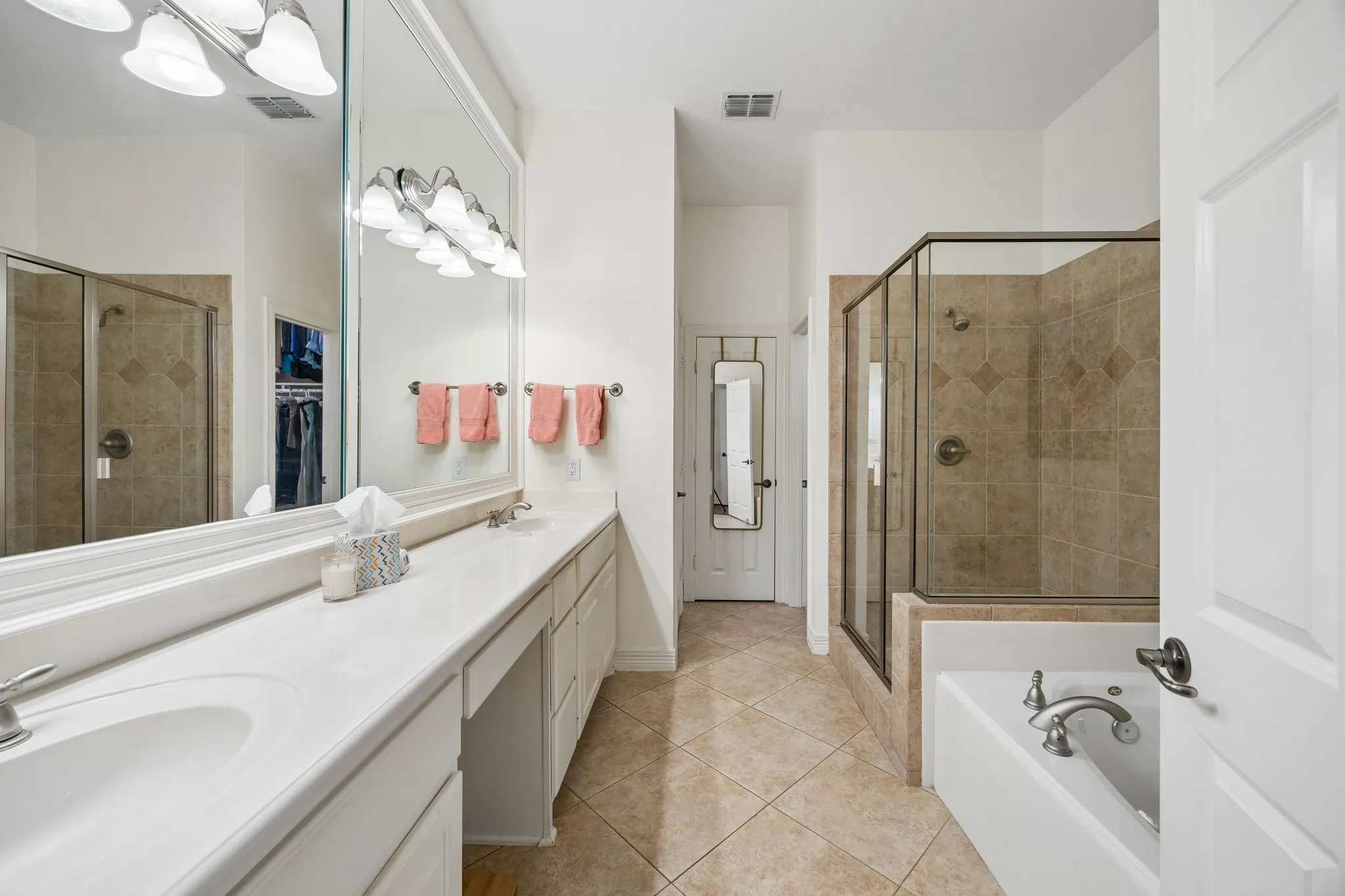 Townhouse For Sale in Dallas County , 3610 Gillespie Street 1, Dallas, Texas 75219, 3 Bedroom, 4 Bathroom, 2 Garage spaces, 2,136 Sqft, built in 2004, mls#21377581, Real Estate Agent in Dallas, Homes For Sale in Dallas county, Homes For Sale in Dallas, Realtor in Dallas Texas, Real Estate Brokerage Independent Realty Texas, Luminita Cordes Realtor