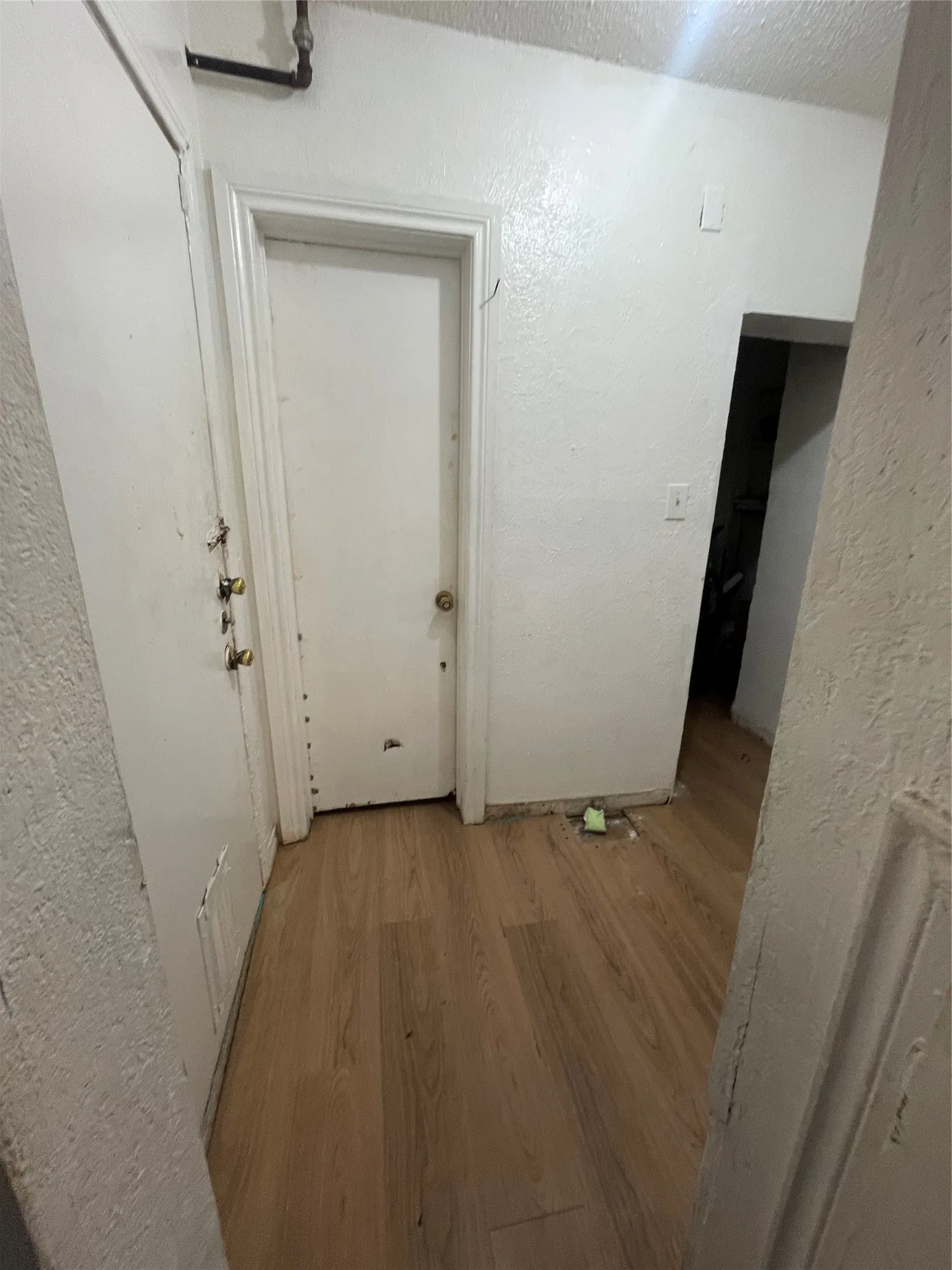 Single Family Residence For Sale in Tarrant County , 516 S Edgewood Terrace, Fort Worth, Texas 76103, 2 Bedroom, 1 Bathroom, Garage spaces, 654 Sqft, built in 1965, mls#21377923, Real Estate Agent in Fort Worth, Homes For Sale in Tarrant county, Homes For Sale in Fort Worth, Realtor in Fort Worth Texas, Real Estate Brokerage Independent Realty Texas, Luminita Cordes Realtor