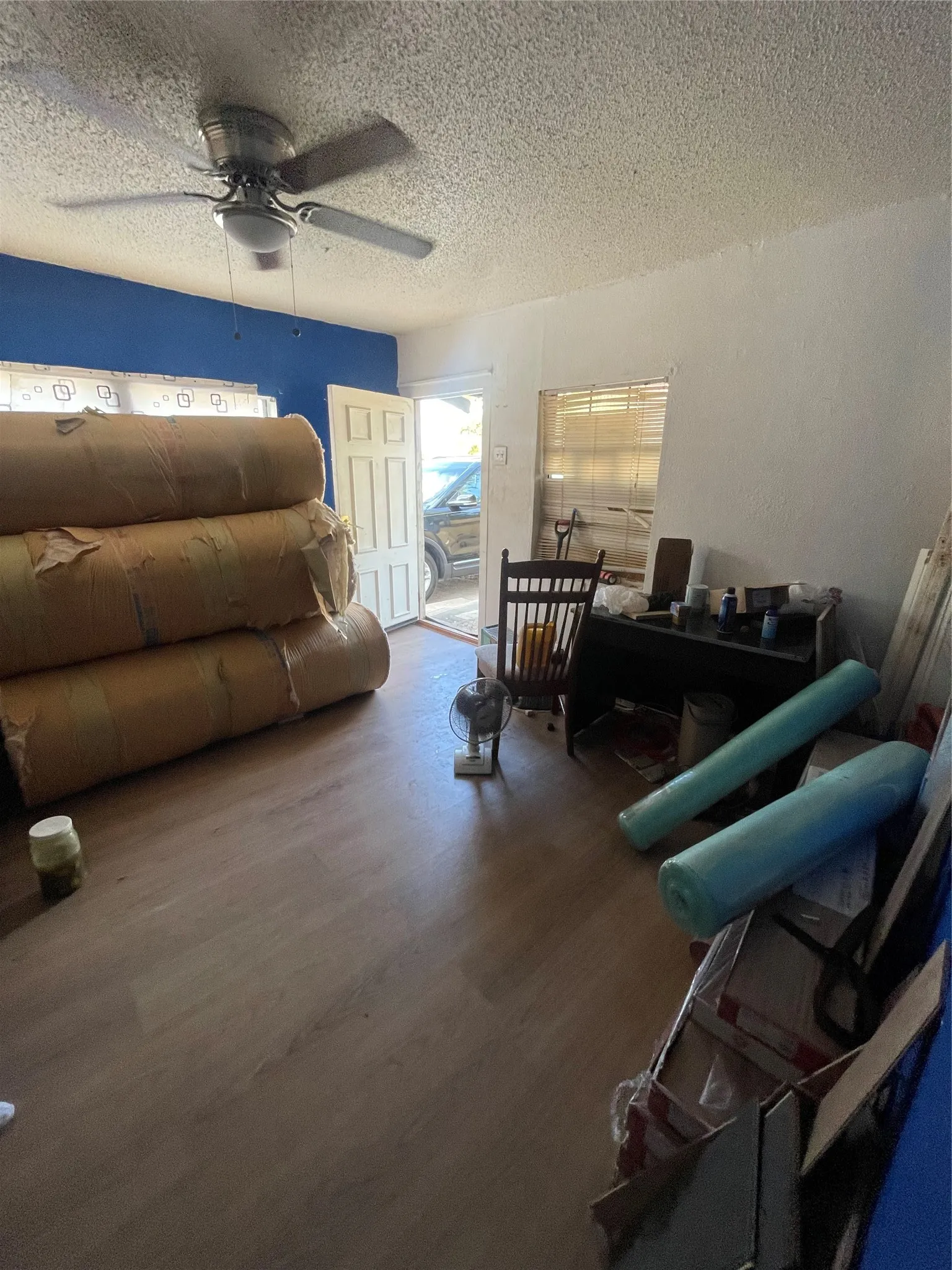 Single Family Residence For Sale in Tarrant County , 516 S Edgewood Terrace, Fort Worth, Texas 76103, 2 Bedroom, 1 Bathroom, Garage spaces, 654 Sqft, built in 1965, mls#21377923, Real Estate Agent in Fort Worth, Homes For Sale in Tarrant county, Homes For Sale in Fort Worth, Realtor in Fort Worth Texas, Real Estate Brokerage Independent Realty Texas, Luminita Cordes Realtor