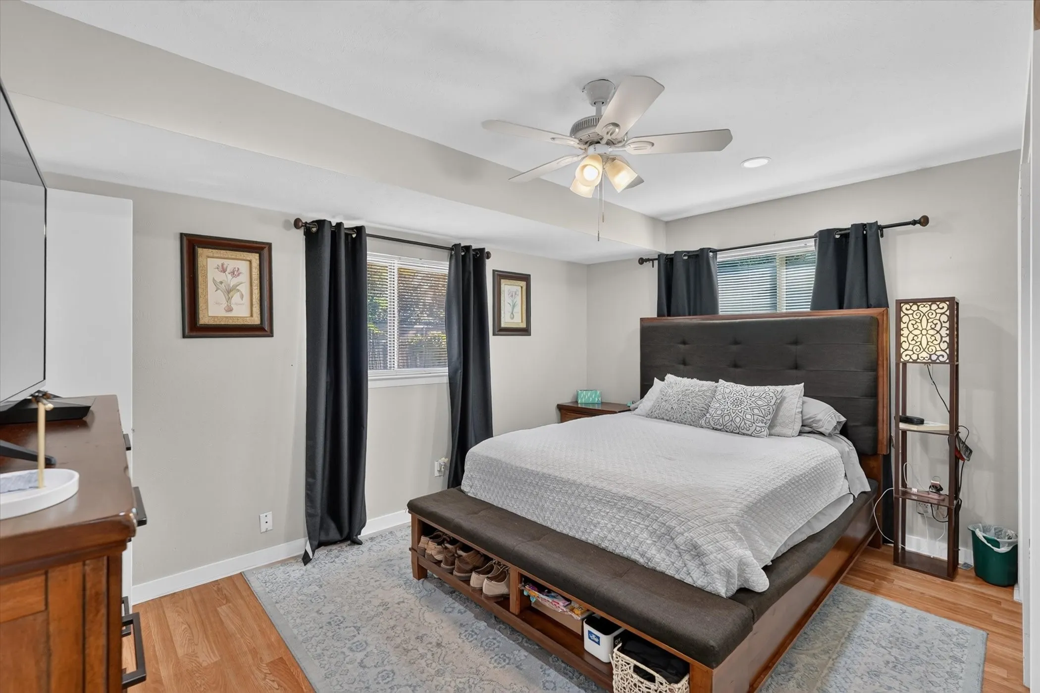 Single Family Residence For Sale in Tarrant County , 1007 Wildwood Drive, Arlington, Texas 76011, 3 Bedroom, 2 Bathroom, Garage spaces, 1,779 Sqft, built in 1966, mls#21377349, Real Estate Agent in Arlington, Homes For Sale in Tarrant county, Homes For Sale in Arlington, Realtor in Arlington Texas, Real Estate Brokerage Independent Realty Texas, Luminita Cordes Realtor