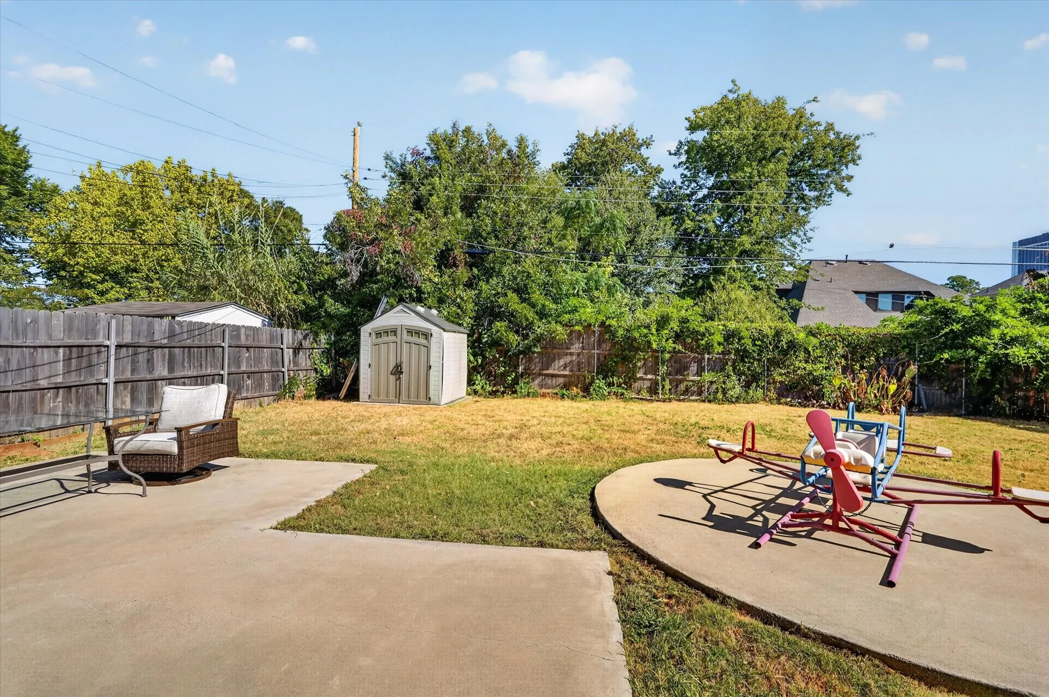 Single Family Residence For Sale in Tarrant County , 1007 Wildwood Drive, Arlington, Texas 76011, 3 Bedroom, 2 Bathroom, Garage spaces, 1,779 Sqft, built in 1966, mls#21377349, Real Estate Agent in Arlington, Homes For Sale in Tarrant county, Homes For Sale in Arlington, Realtor in Arlington Texas, Real Estate Brokerage Independent Realty Texas, Luminita Cordes Realtor