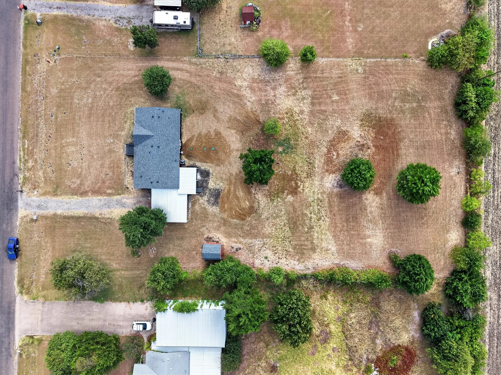 Mobile Home For Sale in Ellis County , 953 Big Sky Drive, Waxahachie, Texas 75167, 3 Bedroom, 2 Bathroom, Garage spaces, 1,456 Sqft, built in 1998, mls#21378402, Real Estate Agent in Waxahachie, Homes For Sale in Ellis county, Homes For Sale in Waxahachie, Realtor in Waxahachie Texas, Real Estate Brokerage Independent Realty Texas, Luminita Cordes Realtor