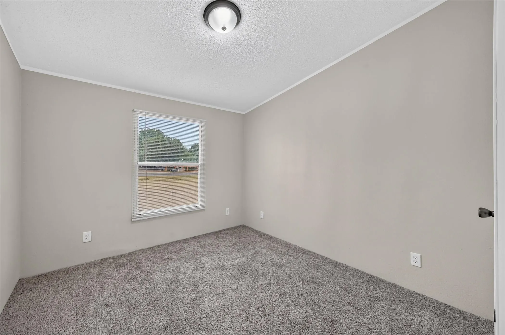 Mobile Home For Sale in Ellis County , 953 Big Sky Drive, Waxahachie, Texas 75167, 3 Bedroom, 2 Bathroom, Garage spaces, 1,456 Sqft, built in 1998, mls#21378402, Real Estate Agent in Waxahachie, Homes For Sale in Ellis county, Homes For Sale in Waxahachie, Realtor in Waxahachie Texas, Real Estate Brokerage Independent Realty Texas, Luminita Cordes Realtor