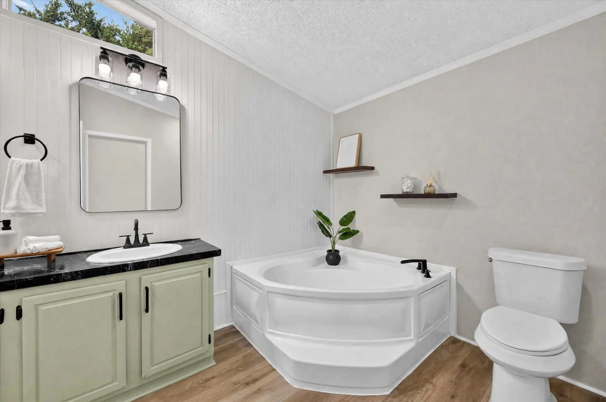 Mobile Home For Sale in Ellis County , 953 Big Sky Drive, Waxahachie, Texas 75167, 3 Bedroom, 2 Bathroom, Garage spaces, 1,456 Sqft, built in 1998, mls#21378402, Real Estate Agent in Waxahachie, Homes For Sale in Ellis county, Homes For Sale in Waxahachie, Realtor in Waxahachie Texas, Real Estate Brokerage Independent Realty Texas, Luminita Cordes Realtor