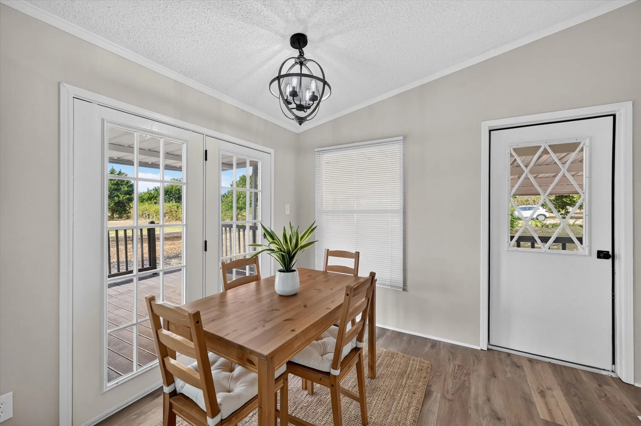 Mobile Home For Sale in Ellis County , 953 Big Sky Drive, Waxahachie, Texas 75167, 3 Bedroom, 2 Bathroom, Garage spaces, 1,456 Sqft, built in 1998, mls#21378402, Real Estate Agent in Waxahachie, Homes For Sale in Ellis county, Homes For Sale in Waxahachie, Realtor in Waxahachie Texas, Real Estate Brokerage Independent Realty Texas, Luminita Cordes Realtor