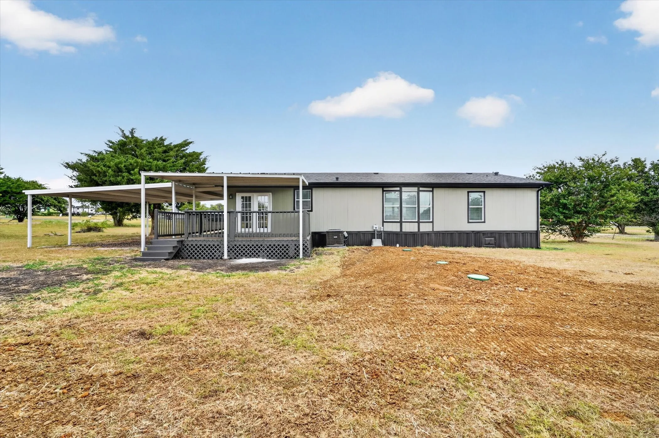 Mobile Home For Sale in Ellis County , 953 Big Sky Drive, Waxahachie, Texas 75167, 3 Bedroom, 2 Bathroom, Garage spaces, 1,456 Sqft, built in 1998, mls#21378402, Real Estate Agent in Waxahachie, Homes For Sale in Ellis county, Homes For Sale in Waxahachie, Realtor in Waxahachie Texas, Real Estate Brokerage Independent Realty Texas, Luminita Cordes Realtor