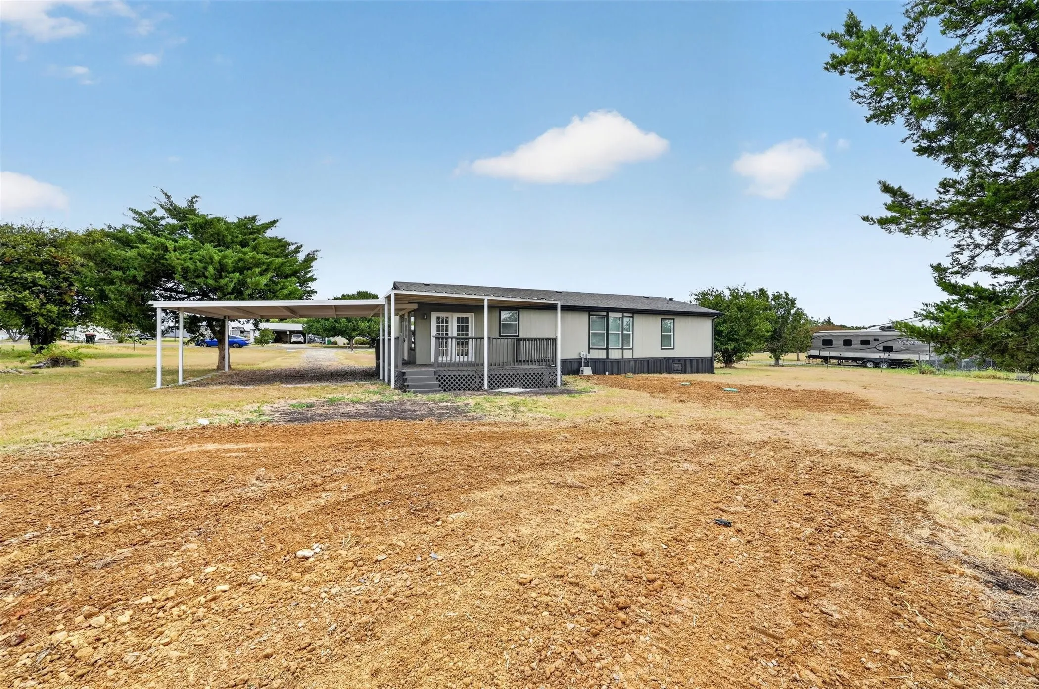 Mobile Home For Sale in Ellis County , 953 Big Sky Drive, Waxahachie, Texas 75167, 3 Bedroom, 2 Bathroom, Garage spaces, 1,456 Sqft, built in 1998, mls#21378402, Real Estate Agent in Waxahachie, Homes For Sale in Ellis county, Homes For Sale in Waxahachie, Realtor in Waxahachie Texas, Real Estate Brokerage Independent Realty Texas, Luminita Cordes Realtor