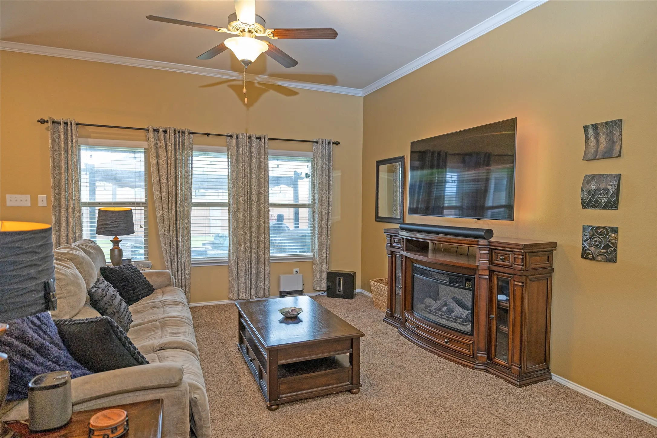 Single Family Residence For Sale in Kaufman County , 3115 Cassinia Parkway, Heartland, Texas 75126, 4 Bedroom, 3 Bathroom, 2 Garage spaces, 2,333 Sqft, built in 2017, mls#21378241, Real Estate Agent in Heartland, Homes For Sale in Kaufman county, Homes For Sale in Heartland, Realtor in Heartland Texas, Real Estate Brokerage Independent Realty Texas, Luminita Cordes Realtor