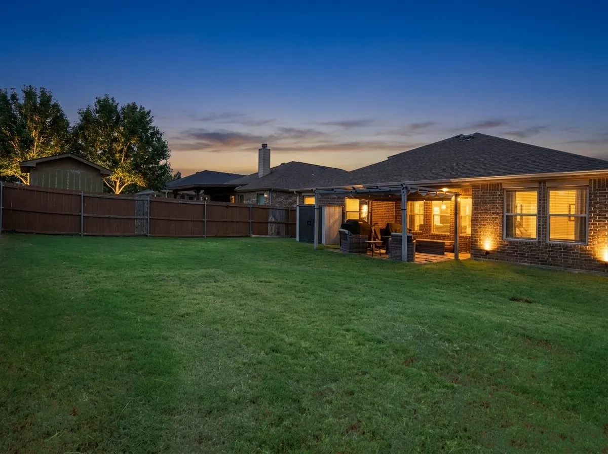 Single Family Residence For Sale in Kaufman County , 3115 Cassinia Parkway, Heartland, Texas 75126, 4 Bedroom, 3 Bathroom, 2 Garage spaces, 2,333 Sqft, built in 2017, mls#21378241, Real Estate Agent in Heartland, Homes For Sale in Kaufman county, Homes For Sale in Heartland, Realtor in Heartland Texas, Real Estate Brokerage Independent Realty Texas, Luminita Cordes Realtor