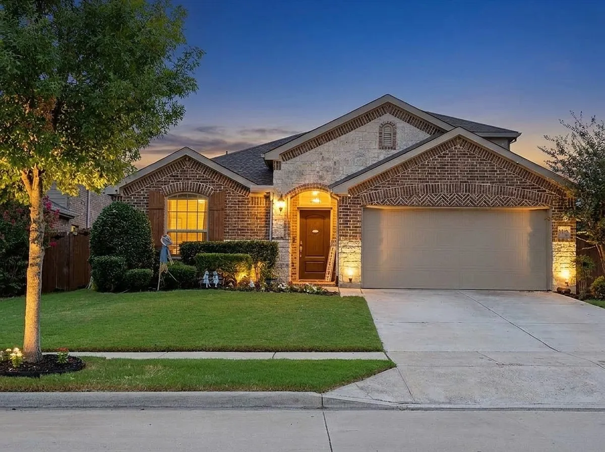 Single Family Residence For Sale in Kaufman County , 3115 Cassinia Parkway, Heartland, Texas 75126, 4 Bedroom, 3 Bathroom, 2 Garage spaces, 2,333 Sqft, built in 2017, mls#21378241, Real Estate Agent in Heartland, Homes For Sale in Kaufman county, Homes For Sale in Heartland, Realtor in Heartland Texas, Real Estate Brokerage Independent Realty Texas, Luminita Cordes Realtor