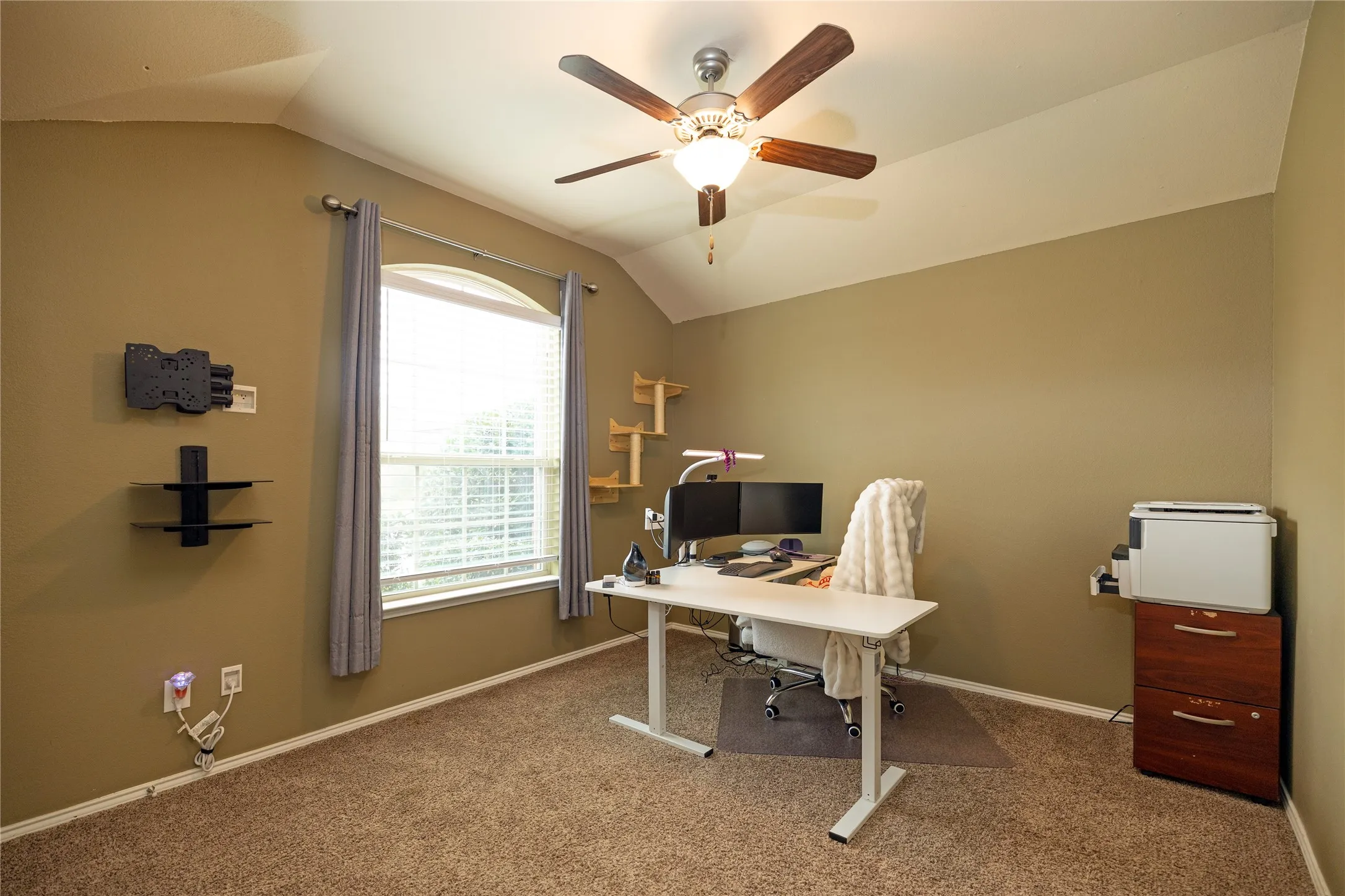 Single Family Residence For Sale in Kaufman County , 3115 Cassinia Parkway, Heartland, Texas 75126, 4 Bedroom, 3 Bathroom, 2 Garage spaces, 2,333 Sqft, built in 2017, mls#21378241, Real Estate Agent in Heartland, Homes For Sale in Kaufman county, Homes For Sale in Heartland, Realtor in Heartland Texas, Real Estate Brokerage Independent Realty Texas, Luminita Cordes Realtor