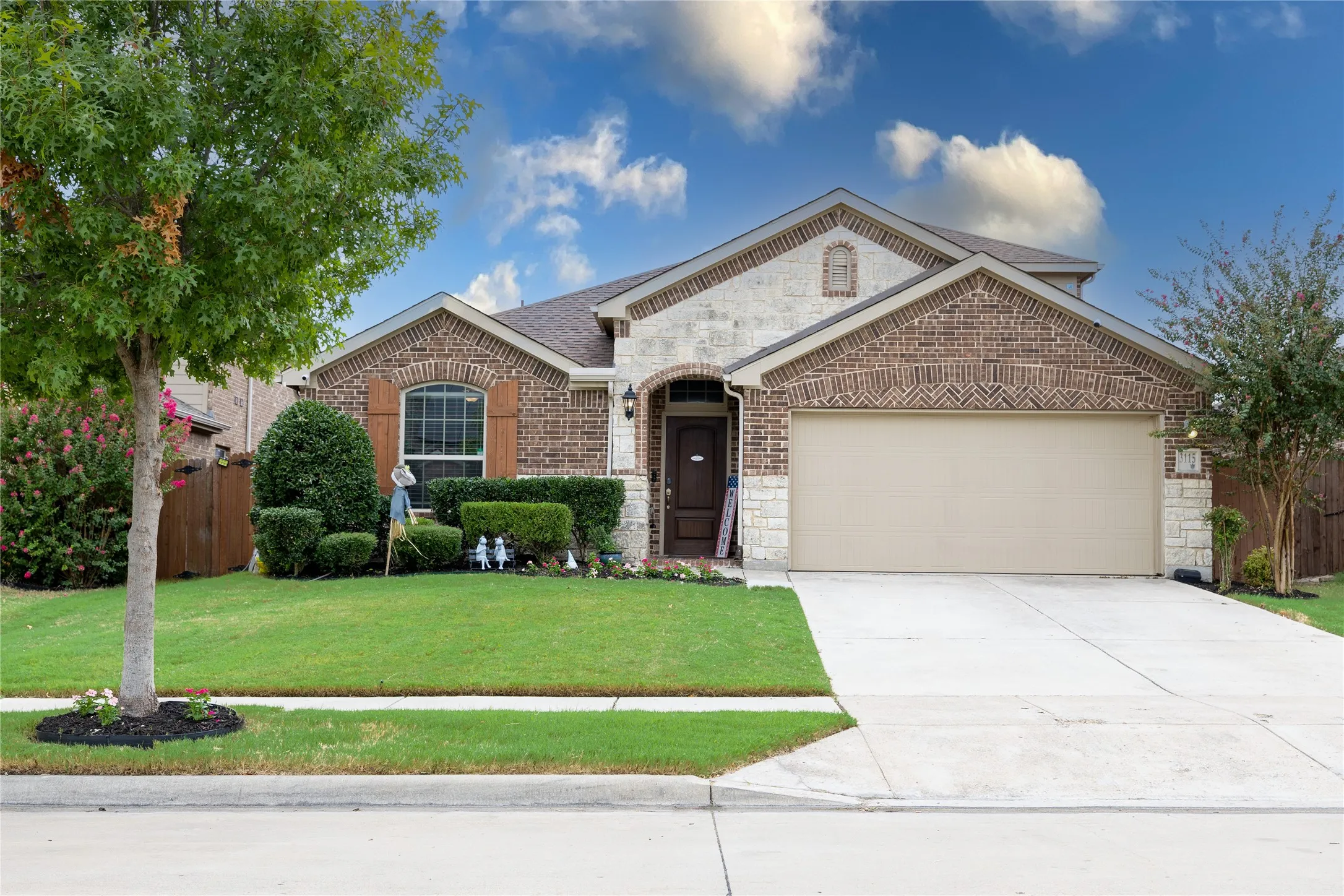 Single Family Residence For Sale in Kaufman County , 3115 Cassinia Parkway, Heartland, Texas 75126, 4 Bedroom, 3 Bathroom, 2 Garage spaces, 2,333 Sqft, built in 2017, mls#21378241, Real Estate Agent in Heartland, Homes For Sale in Kaufman county, Homes For Sale in Heartland, Realtor in Heartland Texas, Real Estate Brokerage Independent Realty Texas, Luminita Cordes Realtor