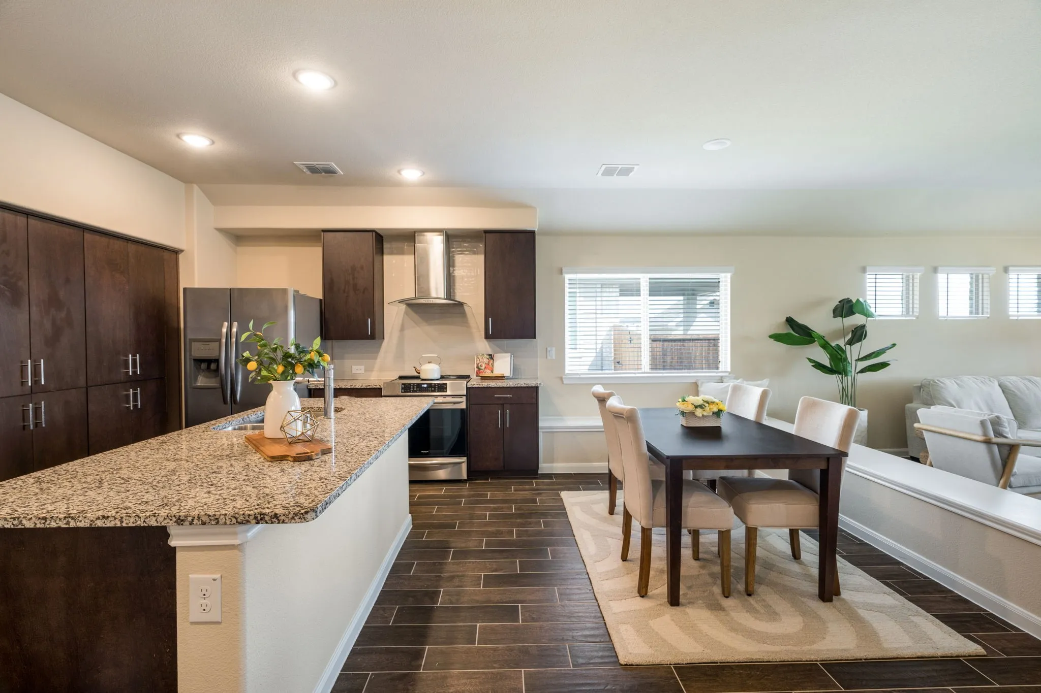 Single Family Residence For Sale in Denton County , 3204 Grande View, Aubrey, Texas 76227, 5 Bedroom, 3 Bathroom, 2 Garage spaces, 2,683 Sqft, built in 2020, mls#21378615, Real Estate Agent in Aubrey, Homes For Sale in Denton county, Homes For Sale in Aubrey, Realtor in Aubrey Texas, Real Estate Brokerage Independent Realty Texas, Luminita Cordes Realtor