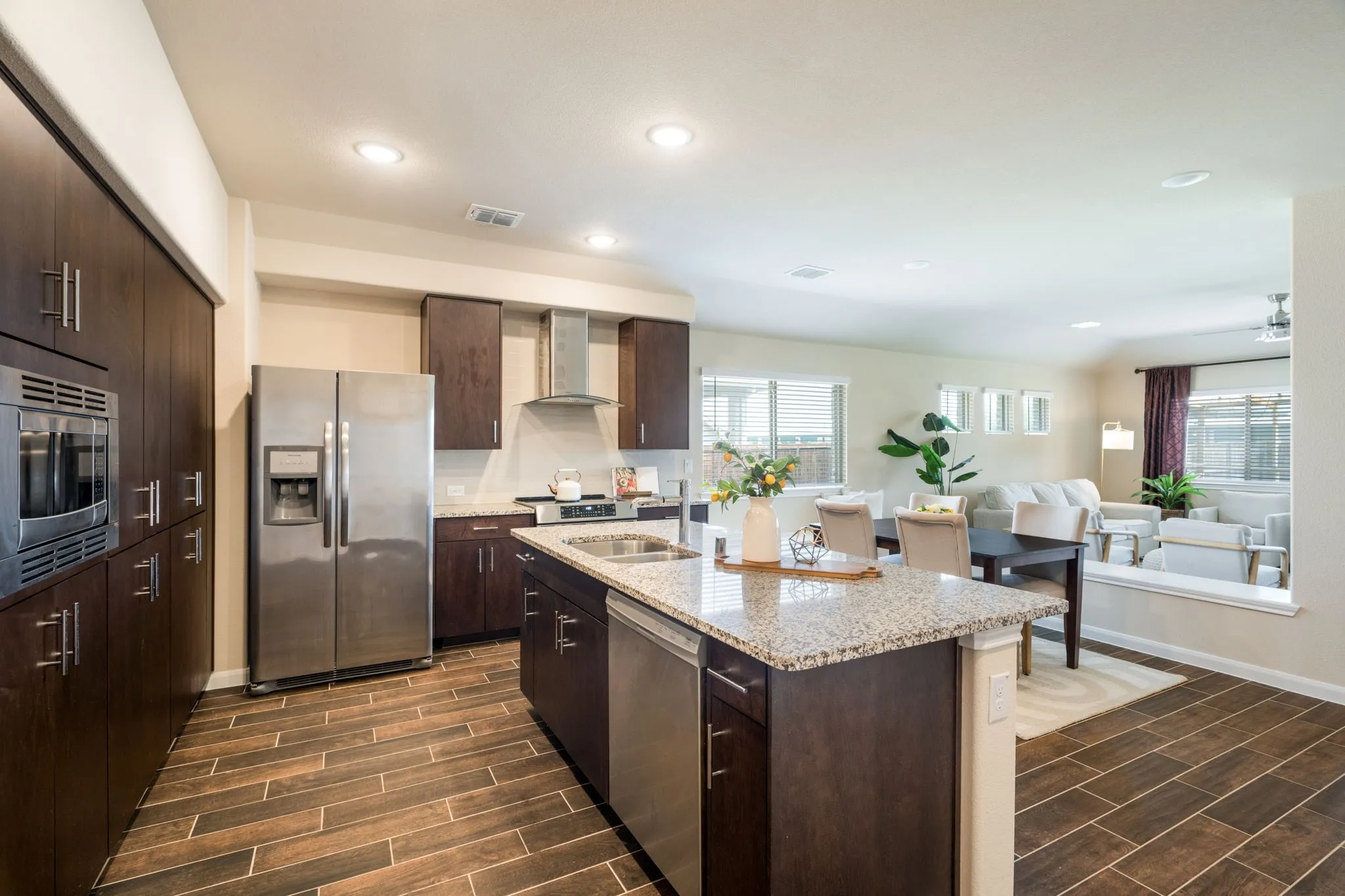 Single Family Residence For Sale in Denton County , 3204 Grande View, Aubrey, Texas 76227, 5 Bedroom, 3 Bathroom, 2 Garage spaces, 2,683 Sqft, built in 2020, mls#21378615, Real Estate Agent in Aubrey, Homes For Sale in Denton county, Homes For Sale in Aubrey, Realtor in Aubrey Texas, Real Estate Brokerage Independent Realty Texas, Luminita Cordes Realtor