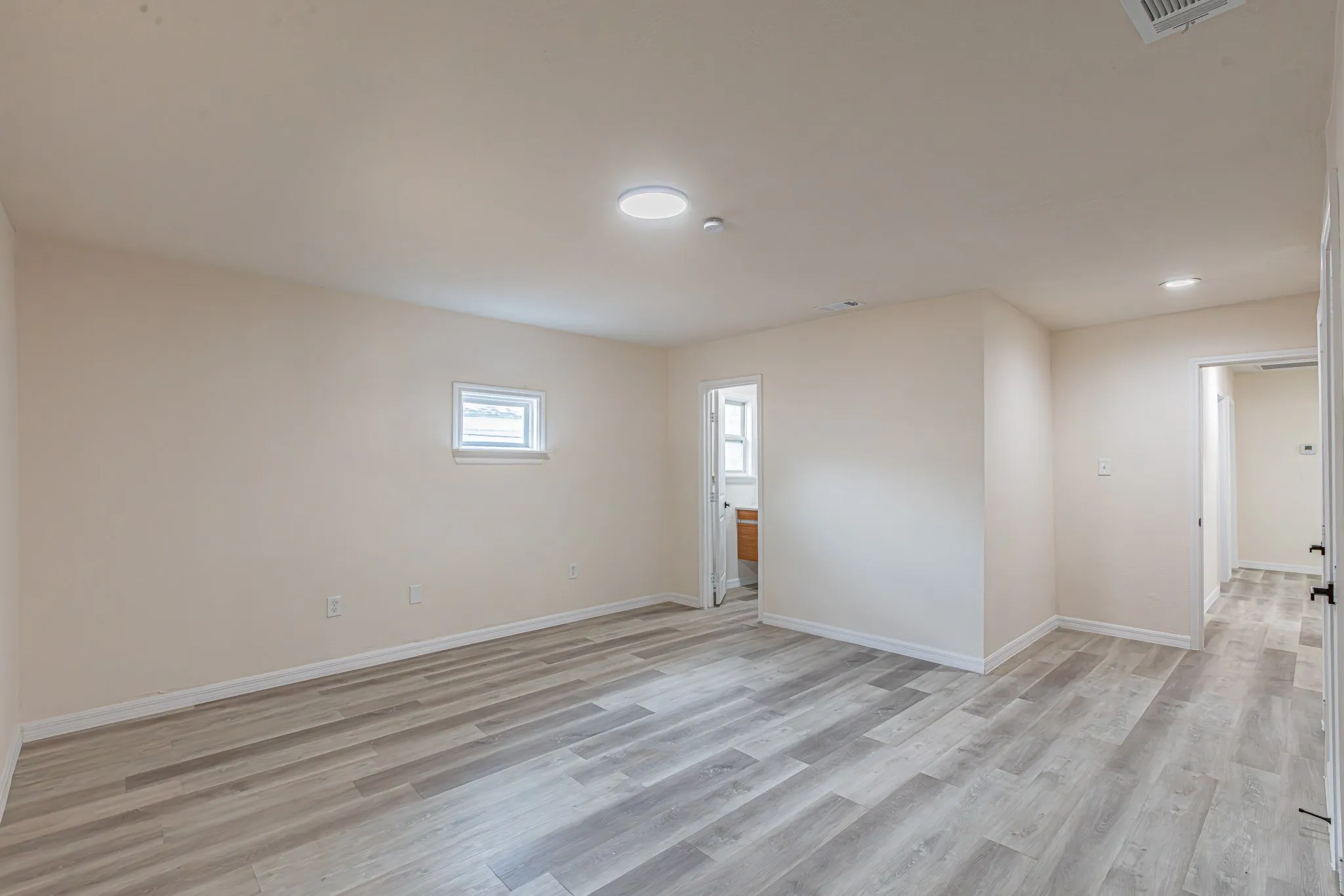 Single Family Residence For Sale in Dallas County , 426 NE 29th Street, Grand Prairie, Texas 75050, 4 Bedroom, 3 Bathroom, Garage spaces, 1,452 Sqft, built in 1951, mls#21378871, Real Estate Agent in Grand Prairie, Homes For Sale in Dallas county, Homes For Sale in Grand Prairie, Realtor in Grand Prairie Texas, Real Estate Brokerage Independent Realty Texas, Luminita Cordes Realtor