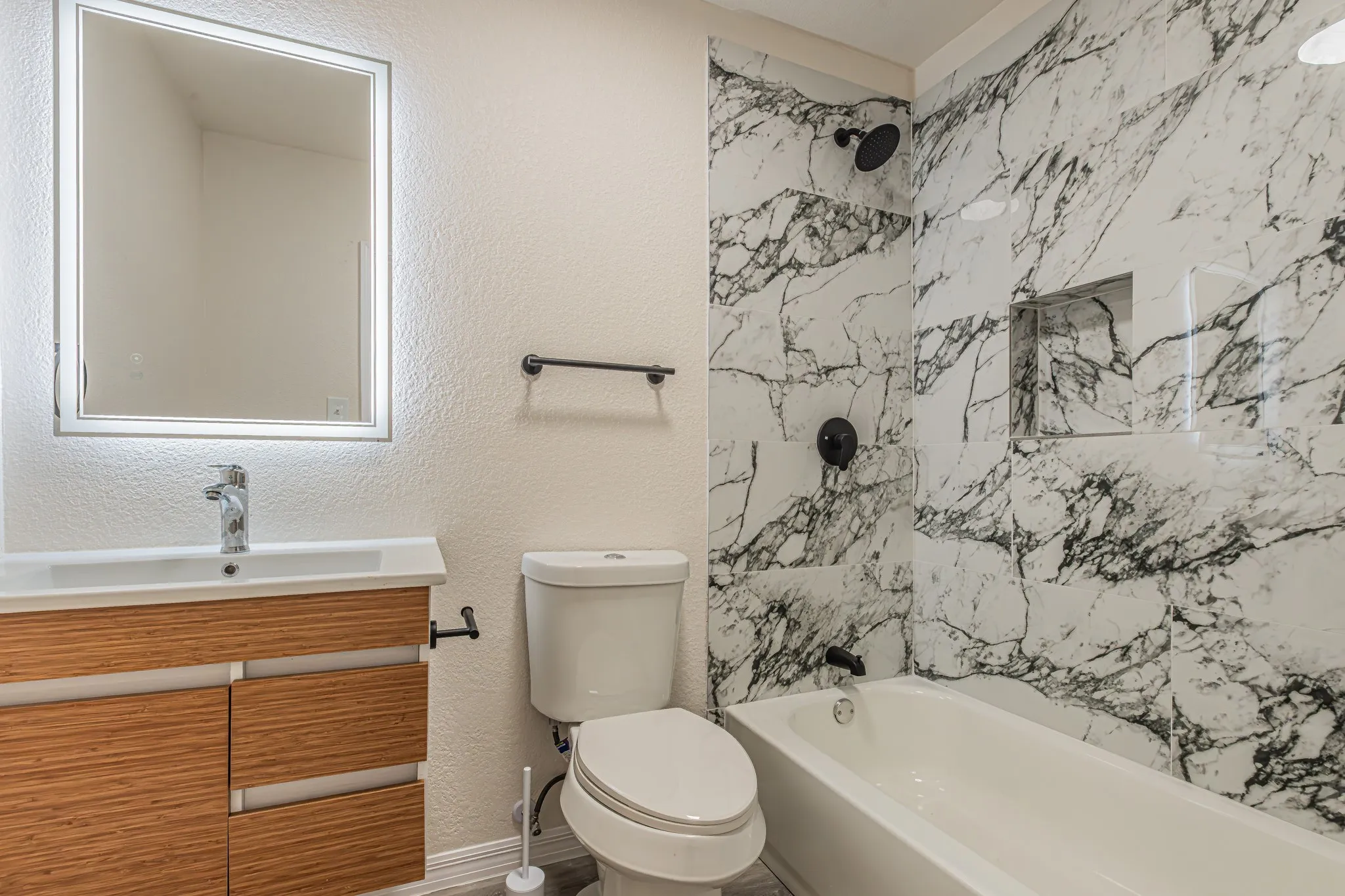 Single Family Residence For Sale in Dallas County , 426 NE 29th Street, Grand Prairie, Texas 75050, 4 Bedroom, 3 Bathroom, Garage spaces, 1,452 Sqft, built in 1951, mls#21378871, Real Estate Agent in Grand Prairie, Homes For Sale in Dallas county, Homes For Sale in Grand Prairie, Realtor in Grand Prairie Texas, Real Estate Brokerage Independent Realty Texas, Luminita Cordes Realtor