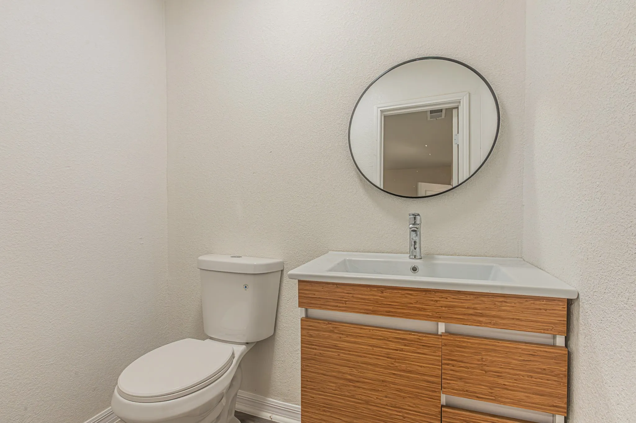 Single Family Residence For Sale in Dallas County , 426 NE 29th Street, Grand Prairie, Texas 75050, 4 Bedroom, 3 Bathroom, Garage spaces, 1,452 Sqft, built in 1951, mls#21378871, Real Estate Agent in Grand Prairie, Homes For Sale in Dallas county, Homes For Sale in Grand Prairie, Realtor in Grand Prairie Texas, Real Estate Brokerage Independent Realty Texas, Luminita Cordes Realtor