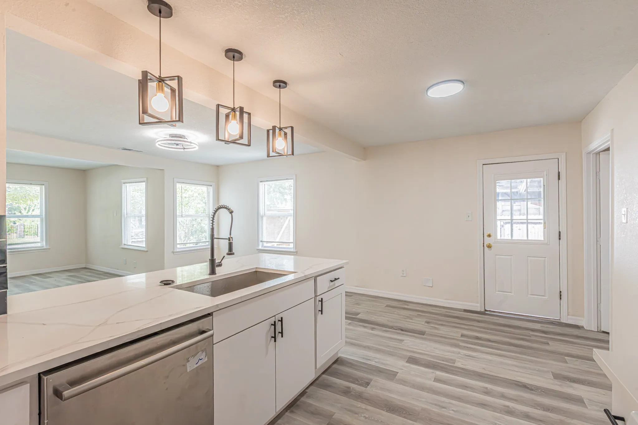 Single Family Residence For Sale in Dallas County , 426 NE 29th Street, Grand Prairie, Texas 75050, 4 Bedroom, 3 Bathroom, Garage spaces, 1,452 Sqft, built in 1951, mls#21378871, Real Estate Agent in Grand Prairie, Homes For Sale in Dallas county, Homes For Sale in Grand Prairie, Realtor in Grand Prairie Texas, Real Estate Brokerage Independent Realty Texas, Luminita Cordes Realtor