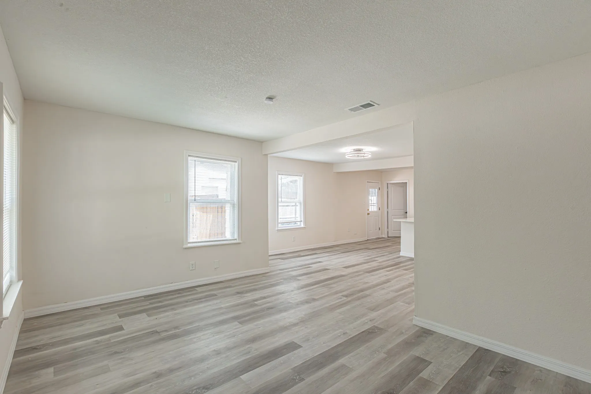 Single Family Residence For Sale in Dallas County , 426 NE 29th Street, Grand Prairie, Texas 75050, 4 Bedroom, 3 Bathroom, Garage spaces, 1,452 Sqft, built in 1951, mls#21378871, Real Estate Agent in Grand Prairie, Homes For Sale in Dallas county, Homes For Sale in Grand Prairie, Realtor in Grand Prairie Texas, Real Estate Brokerage Independent Realty Texas, Luminita Cordes Realtor