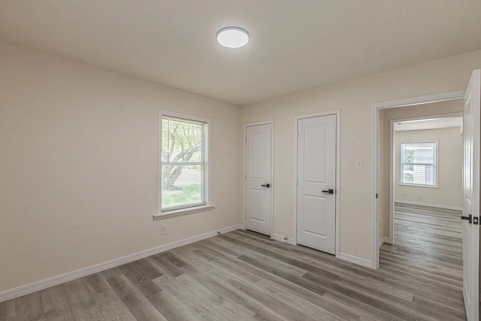 Single Family Residence For Sale in Dallas County , 426 NE 29th Street, Grand Prairie, Texas 75050, 4 Bedroom, 3 Bathroom, Garage spaces, 1,452 Sqft, built in 1951, mls#21378871, Real Estate Agent in Grand Prairie, Homes For Sale in Dallas county, Homes For Sale in Grand Prairie, Realtor in Grand Prairie Texas, Real Estate Brokerage Independent Realty Texas, Luminita Cordes Realtor