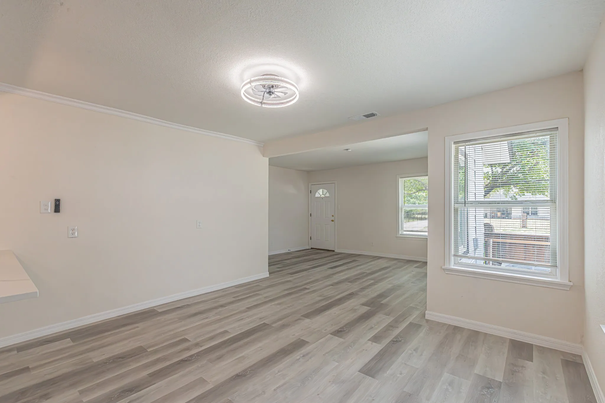 Single Family Residence For Sale in Dallas County , 426 NE 29th Street, Grand Prairie, Texas 75050, 4 Bedroom, 3 Bathroom, Garage spaces, 1,452 Sqft, built in 1951, mls#21378871, Real Estate Agent in Grand Prairie, Homes For Sale in Dallas county, Homes For Sale in Grand Prairie, Realtor in Grand Prairie Texas, Real Estate Brokerage Independent Realty Texas, Luminita Cordes Realtor