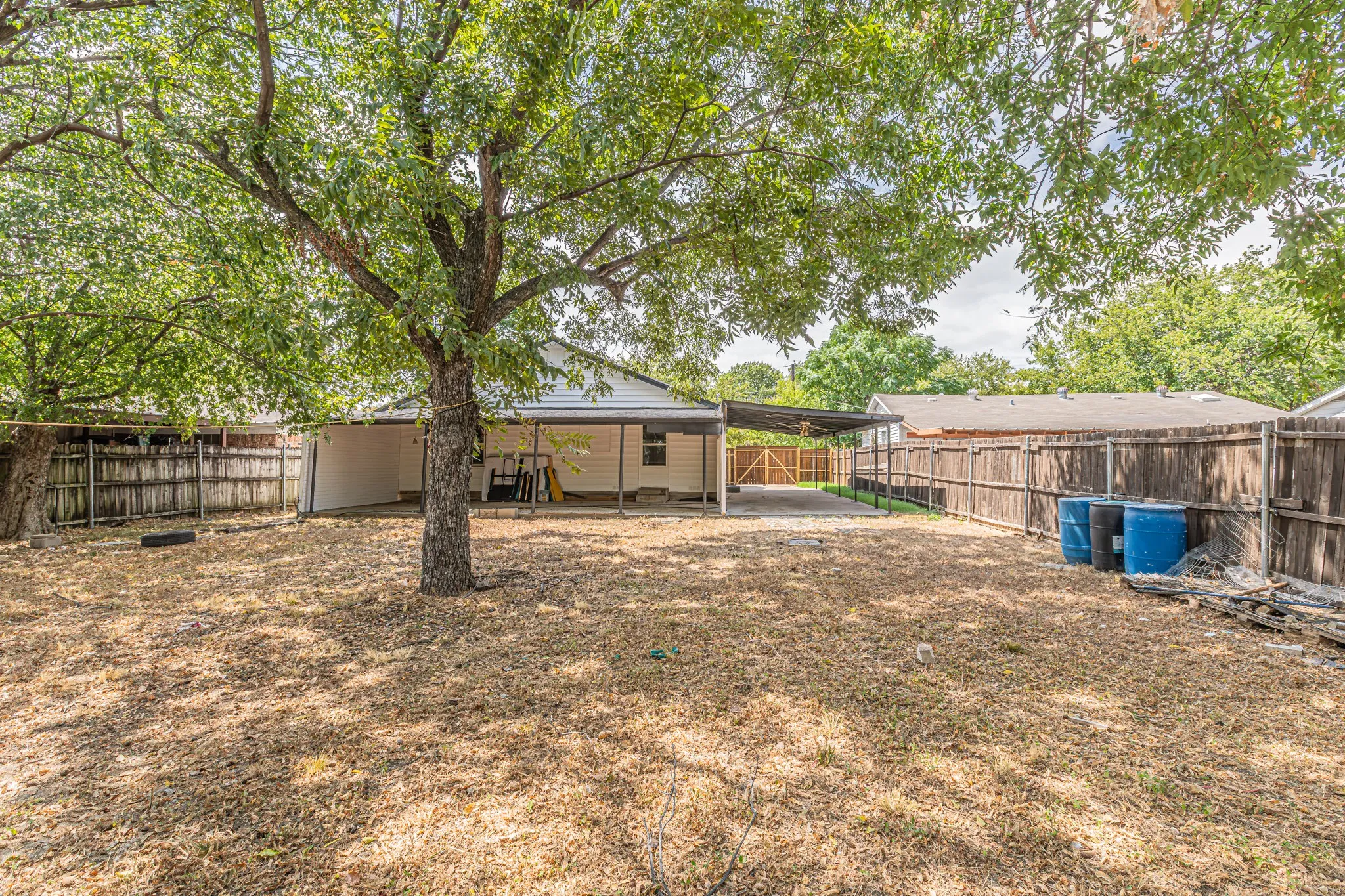 Single Family Residence For Sale in Dallas County , 426 NE 29th Street, Grand Prairie, Texas 75050, 4 Bedroom, 3 Bathroom, Garage spaces, 1,452 Sqft, built in 1951, mls#21378871, Real Estate Agent in Grand Prairie, Homes For Sale in Dallas county, Homes For Sale in Grand Prairie, Realtor in Grand Prairie Texas, Real Estate Brokerage Independent Realty Texas, Luminita Cordes Realtor