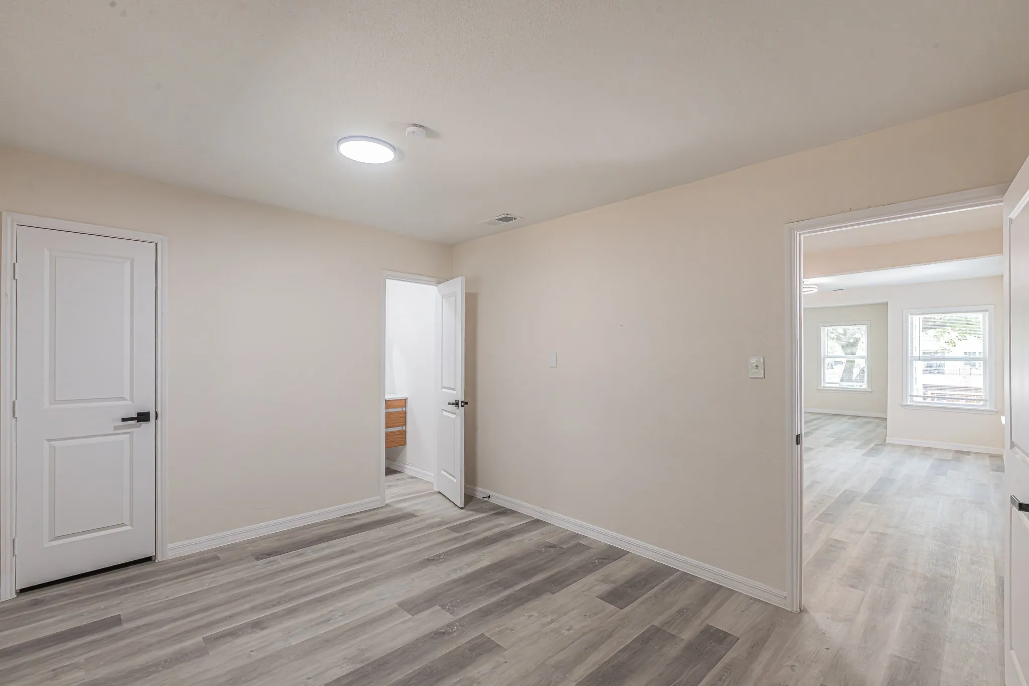 Single Family Residence For Sale in Dallas County , 426 NE 29th Street, Grand Prairie, Texas 75050, 4 Bedroom, 3 Bathroom, Garage spaces, 1,452 Sqft, built in 1951, mls#21378871, Real Estate Agent in Grand Prairie, Homes For Sale in Dallas county, Homes For Sale in Grand Prairie, Realtor in Grand Prairie Texas, Real Estate Brokerage Independent Realty Texas, Luminita Cordes Realtor