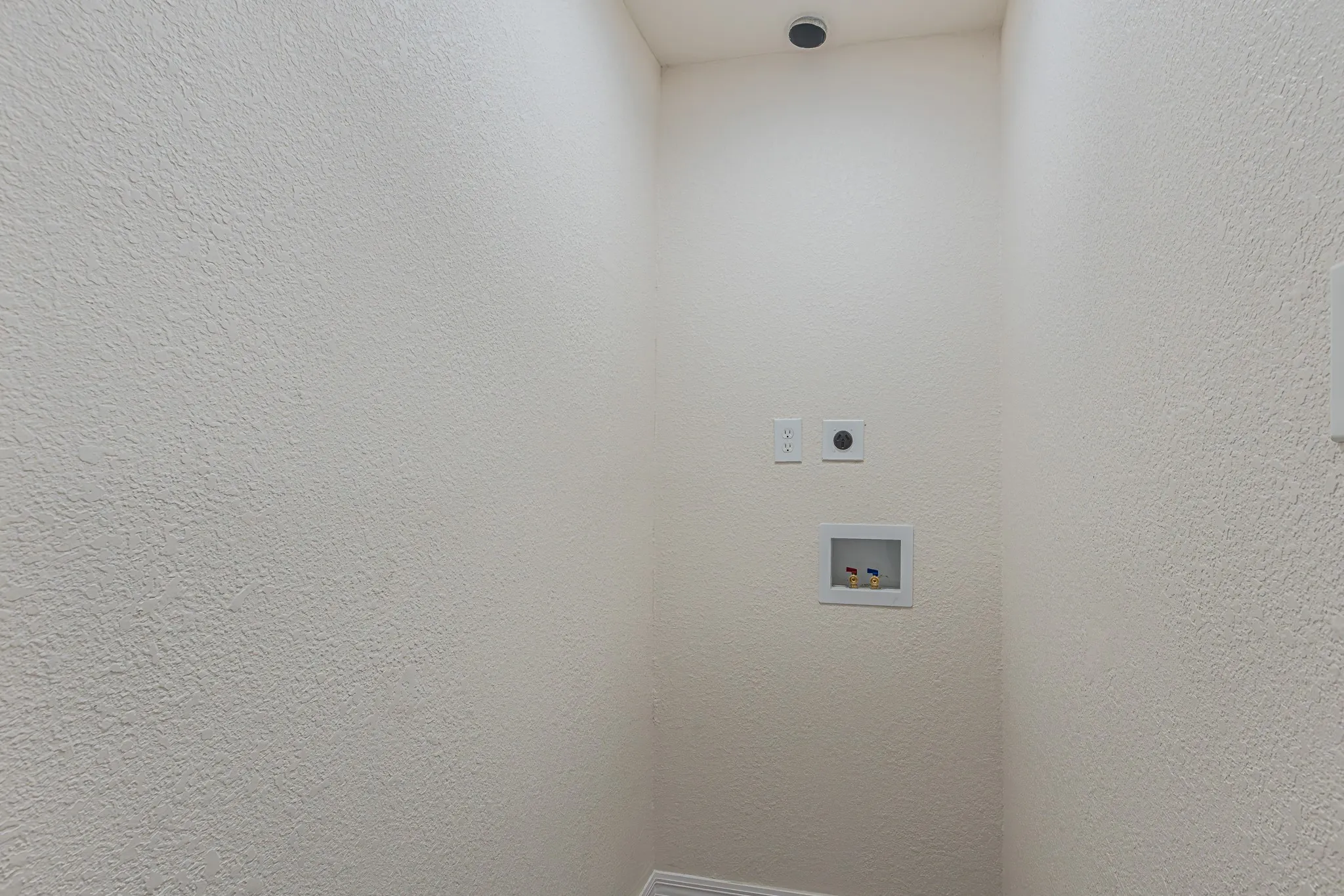 Single Family Residence For Sale in Dallas County , 426 NE 29th Street, Grand Prairie, Texas 75050, 4 Bedroom, 3 Bathroom, Garage spaces, 1,452 Sqft, built in 1951, mls#21378871, Real Estate Agent in Grand Prairie, Homes For Sale in Dallas county, Homes For Sale in Grand Prairie, Realtor in Grand Prairie Texas, Real Estate Brokerage Independent Realty Texas, Luminita Cordes Realtor