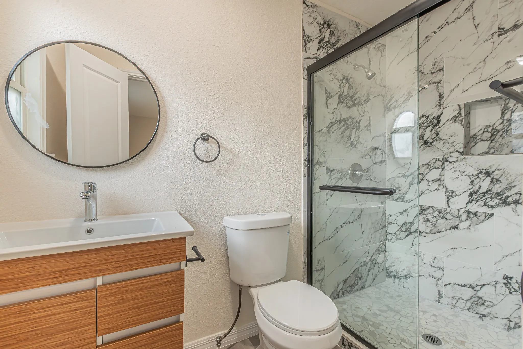 Single Family Residence For Sale in Dallas County , 426 NE 29th Street, Grand Prairie, Texas 75050, 4 Bedroom, 3 Bathroom, Garage spaces, 1,452 Sqft, built in 1951, mls#21378871, Real Estate Agent in Grand Prairie, Homes For Sale in Dallas county, Homes For Sale in Grand Prairie, Realtor in Grand Prairie Texas, Real Estate Brokerage Independent Realty Texas, Luminita Cordes Realtor